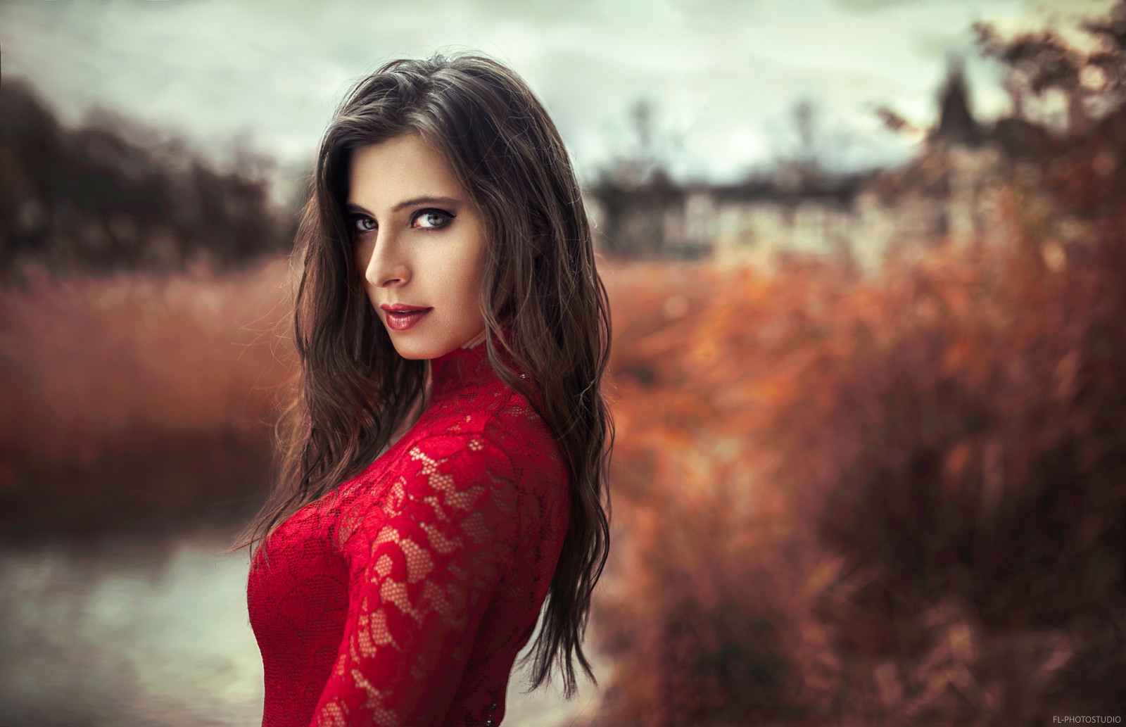 tvář, ženy venku, ženy, model, portrét, Červené, fotografování, móda, emoce, Osoba, kůže, romantika, barva, dívka, krása, oko, žena, dáma, fotografie, obraz, počítač tapeta, portrétní fotografie, focení, hnědé vlasy