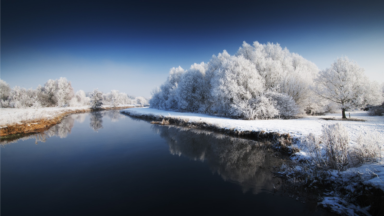 แสงแดด, ต้นไม้, แนวนอน, ทะเลสาบ, น้ำ, ธรรมชาติ, การสะท้อน, ท้องฟ้า, หิมะ, ฤดูหนาว, สาขา, เงียบสงบ, สีน้ำเงิน, อังกฤษ, น้ำแข็ง, หนาว, ตอนเย็น, เช้า, น้ำค้างแข็ง, แม่น้ำ, ขอบฟ้า, บรรยากาศ, สหราชอาณาจักร, ธนาคาร, การแช่แข็ง, Wonderland, เมฆ, ต้นไม้, กรอบ, ภูเขา, การสะท้อน, สายน้ำ, กลางวัน, กระทิง, วอลล์เปเปอร์คอมพิวเตอร์, Northamptonshire, ปรากฏการณ์, Nene, แหล่งน้ำ, addington, greataddington