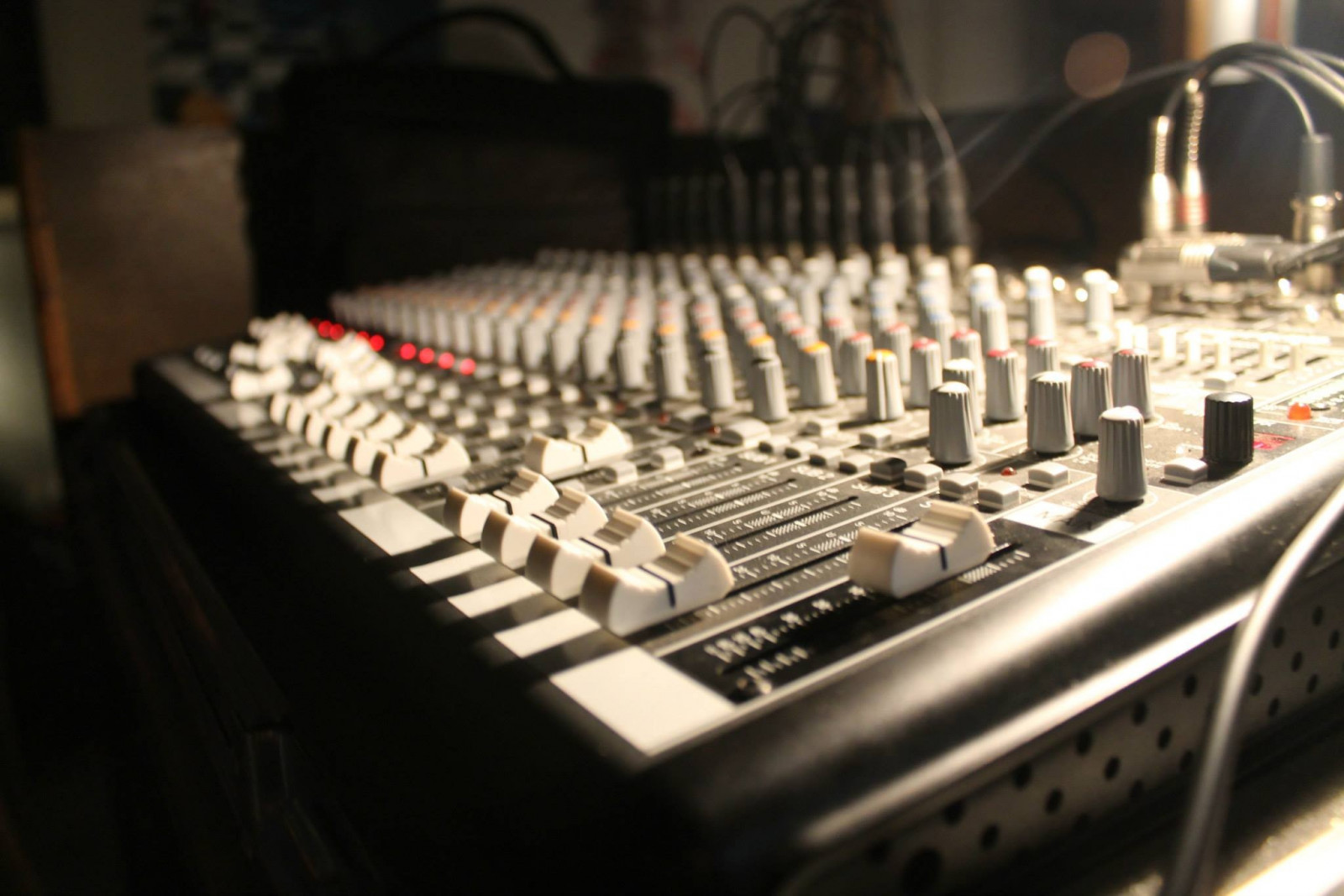 Sound Engineering Walpaper Wallpaper : musical instrument, mixing consoles, electronics ...
