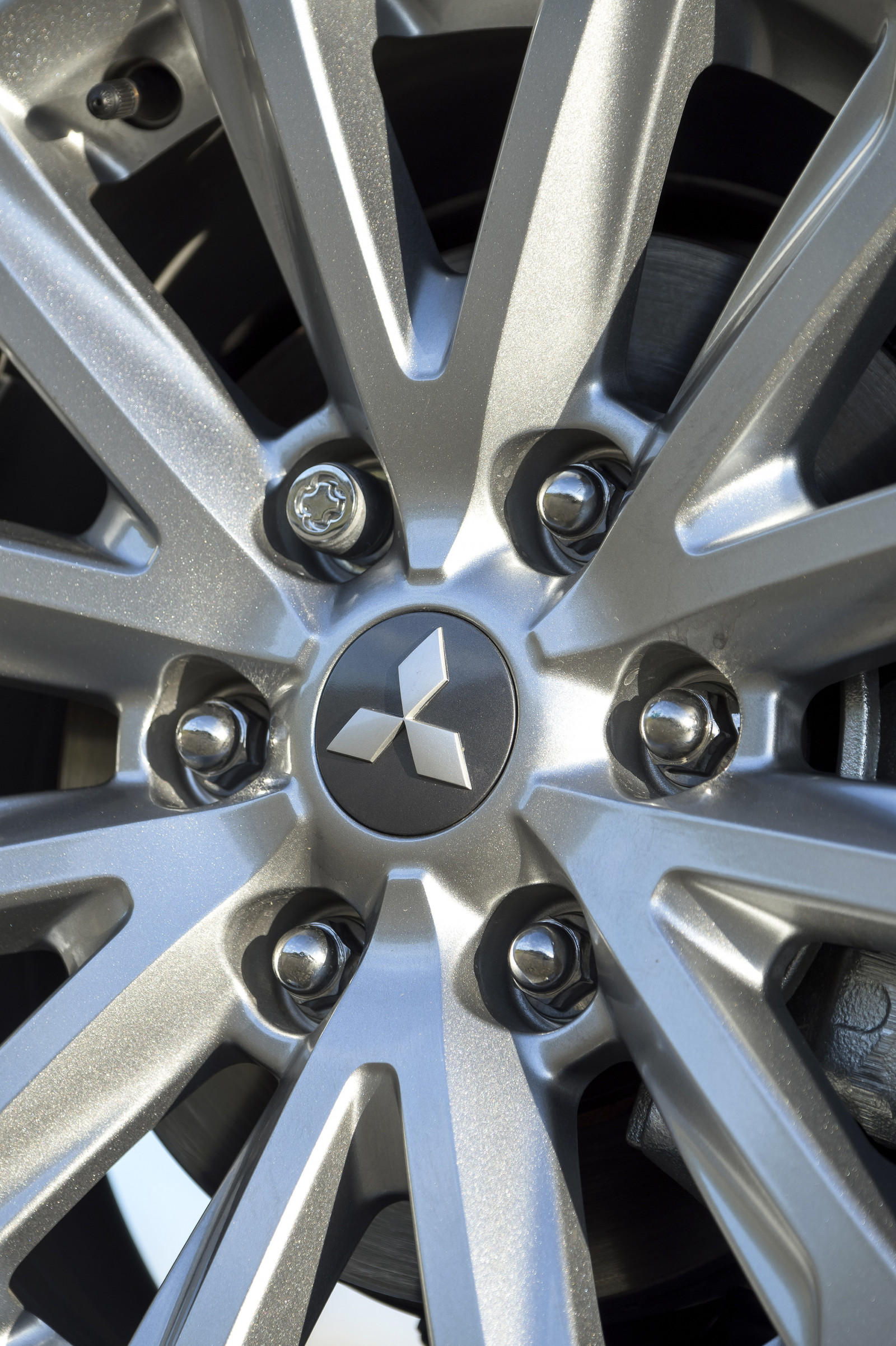 auto, vozidlo, pneumatika, mitsubishi, netcarshow, netcar, obrázky vozidel, photo auto, 2016, kolo, Verze L200 UK, okraj, automobilový exteriér, automobil make, luxusní vůz, nárazník, kompaktní vůz, automotive pneumatiky, sportovní užitkové vozidlo, mřížka, střední velikost auta, auto show, mluvil, ozdobný kryt, kola z lehkých slitin