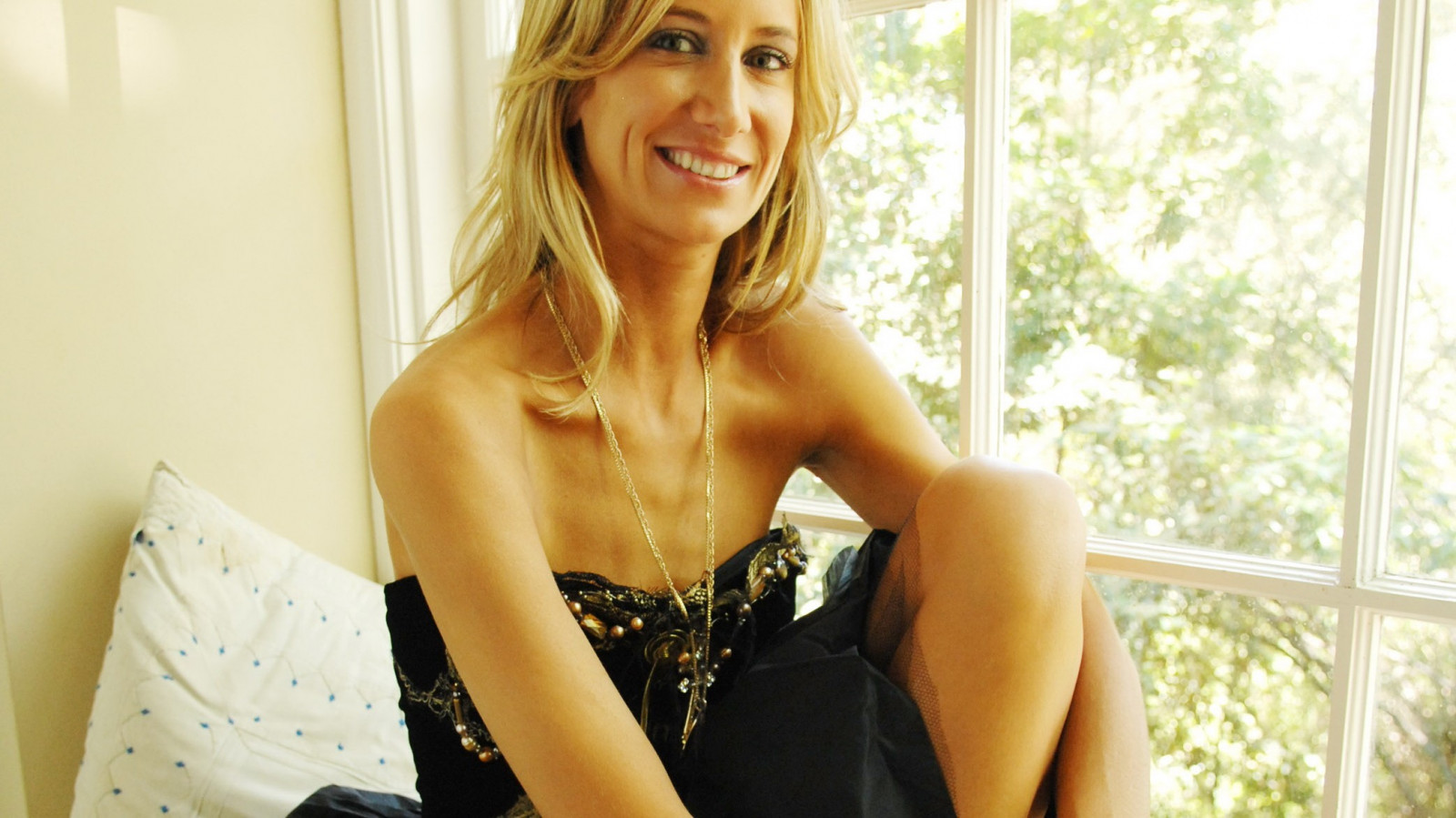 ผู้หญิง, โมเดล, แนวตั้ง, สีบลอนด์, ผมยาว, การถ่ายภาพ, แต่งตัว, ยิ้ม, ผมสีดำ, ชุดที่ไม่มีสายหนัง, แฟชั่น, ผม, อังกฤษ, คน, เสื้อผ้า, Lady Victoria Hervey, หญิงสาว, ความงาม, ผู้หญิง, ผู้หญิง, สีบลอนด์, ทรงผม, การถ่ายภาพบุคคล, การถ่ายภาพ, ผมสีน้ำตาล, ศิลปะ