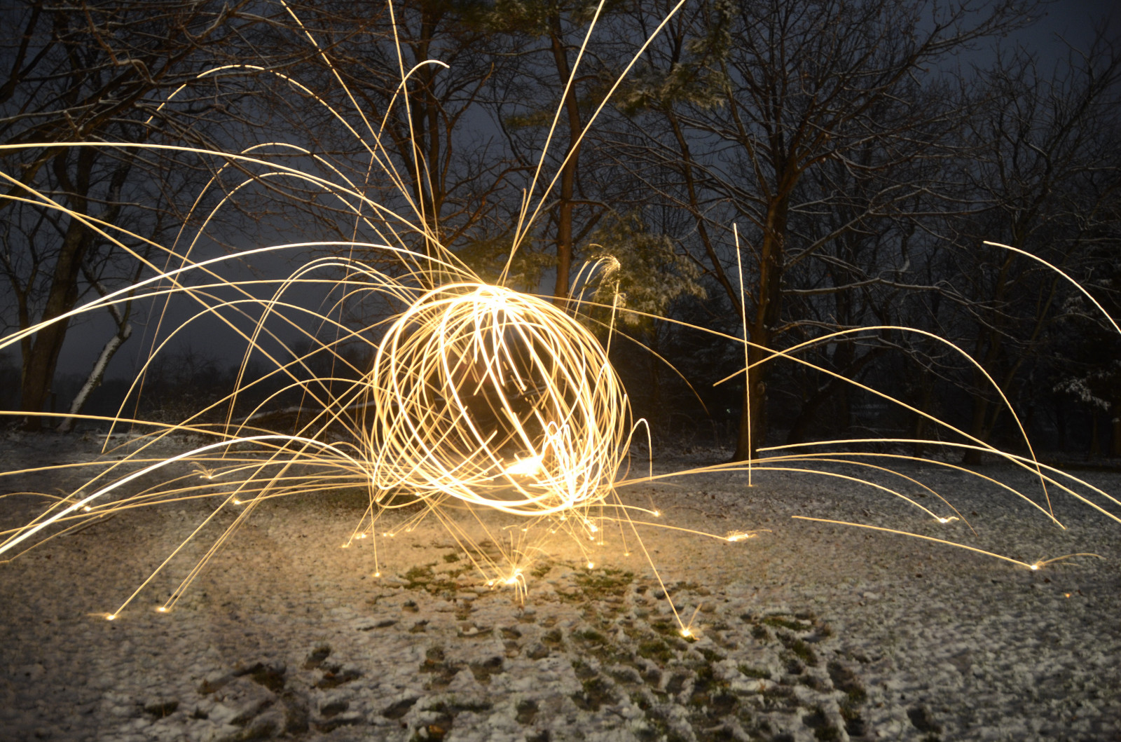 slunečnímu záření, stromy, temný, zahrada, noc, voda, Příroda, prostor, nebe, sníh, koule, žlutý, večer, ocel, hospodařit, prskavka, Nikon, Vánoce, drát, jiskry, Časová prodleva, světlo, strom, trikot, předení, D7000, osvětlení, tma, Stát, nikond7000, lightpainting, 18200 mm, vr, New Jersey, počítač tapeta, Ocelová vlna, wirewool, Štědrý večer, veselé Vánoce, hunterdoncounty, Readington, Stanton, Christmasmorning, Stav státu, Hunterdon, stock photography