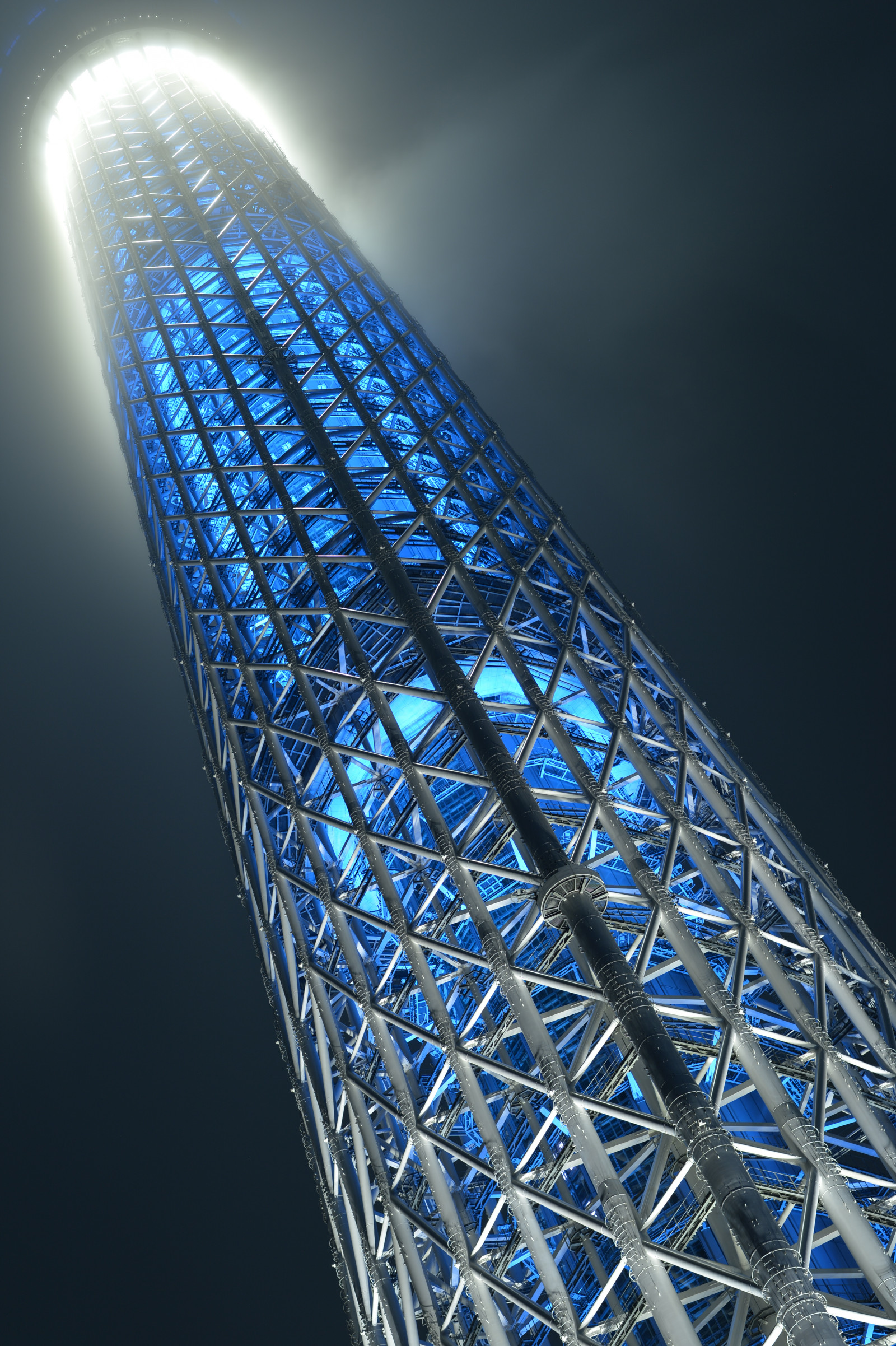 Japonsko, noc, architektura, symetrie, mrakodrap, modrý, věž, Ruské kolo, Nikon, Tokio, jp, Skytree, světlo, NIKKOR, osvětlené, osvětlení, čára, křídlo, iki, mezník, Tokyo Sky Tree, df, afs58mmf14g, afsnikkor58mmf14g, Atmosféra Země
