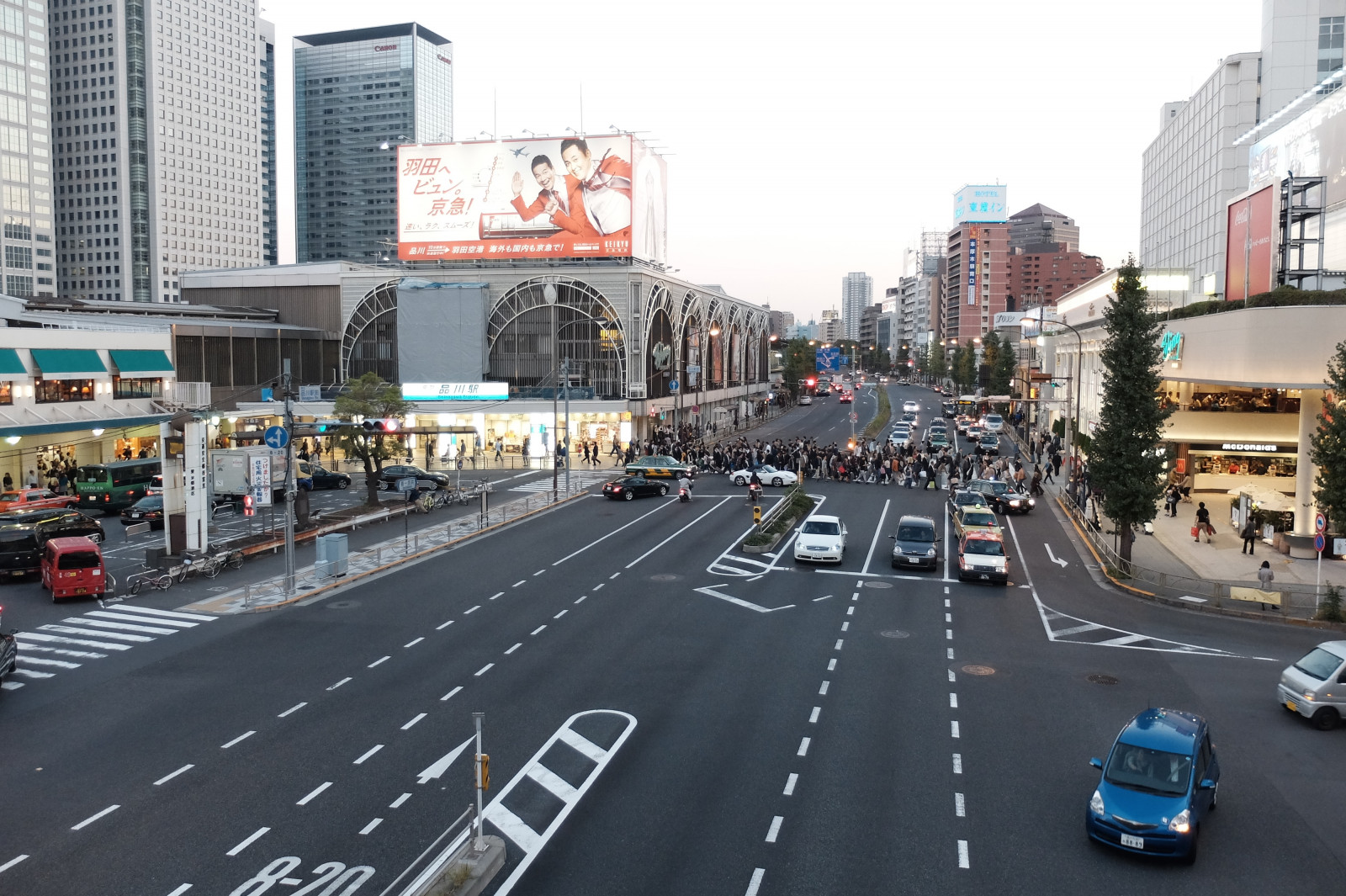 by, gade, bybilledet, vej, Trafik, hovedvej, Overføring, transportere, Tokyo, Fujifilm, infrastruktur, fodgænger, downtown, vejkryds, Fujinon, classicchrome, x, Shinagawa, x30, bane, hovedstadsområde, menneskelig bosættelse, kvarter, boligområde, offentlig transport, nonbuilding struktur, Motorvej, fodgængerfelt, trafikprop