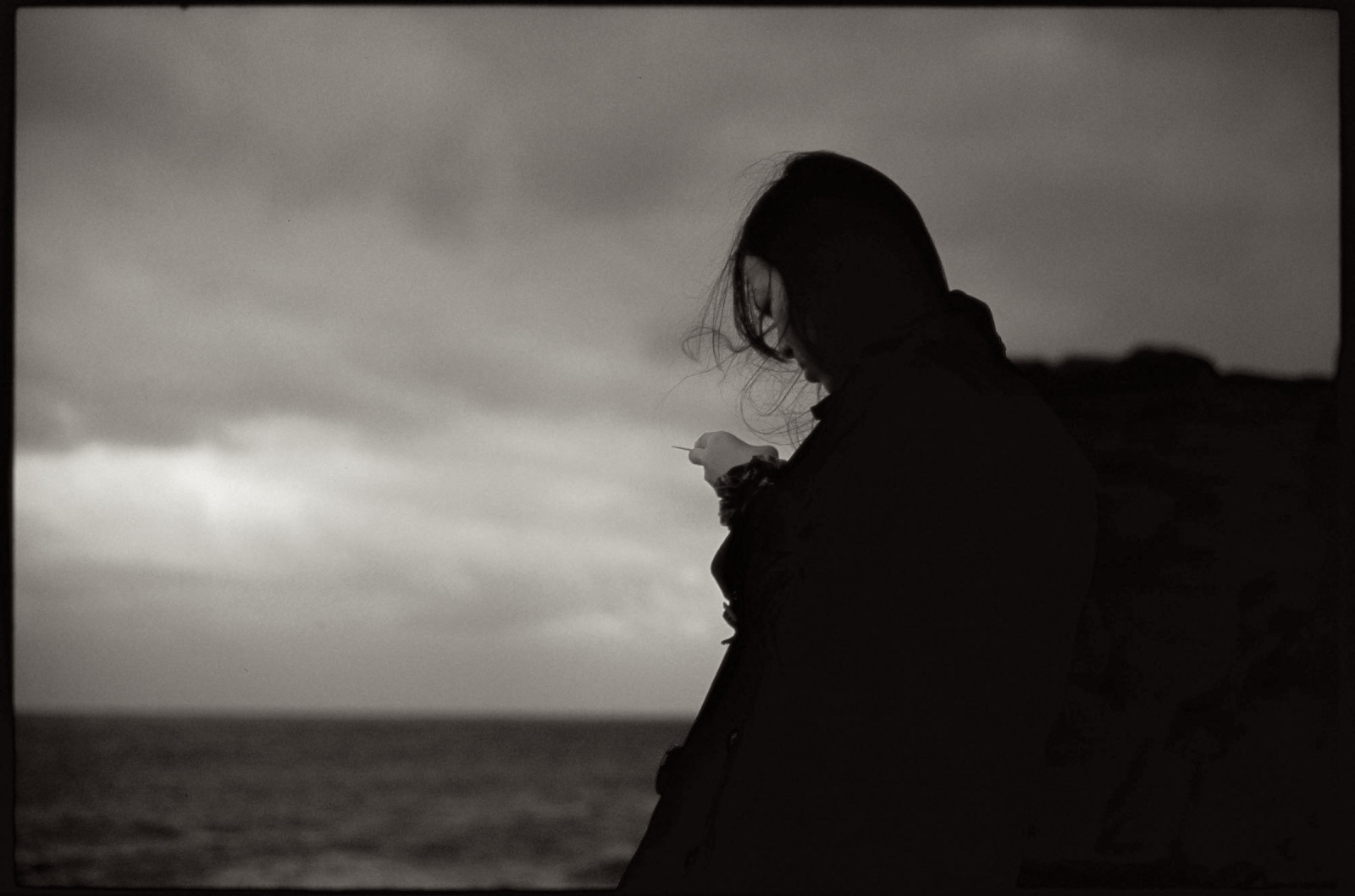 Černá, černobílý, stín, silueta, emoce, Taiwan, Leica, fotoaparát značky kodak, světlo, mrak, 50mm, ruka, fotografie, film, tma, přítel, Summicron, obraz, f2, Černý a bílý, monochromatické fotografování, lidských pozice, yu, m7