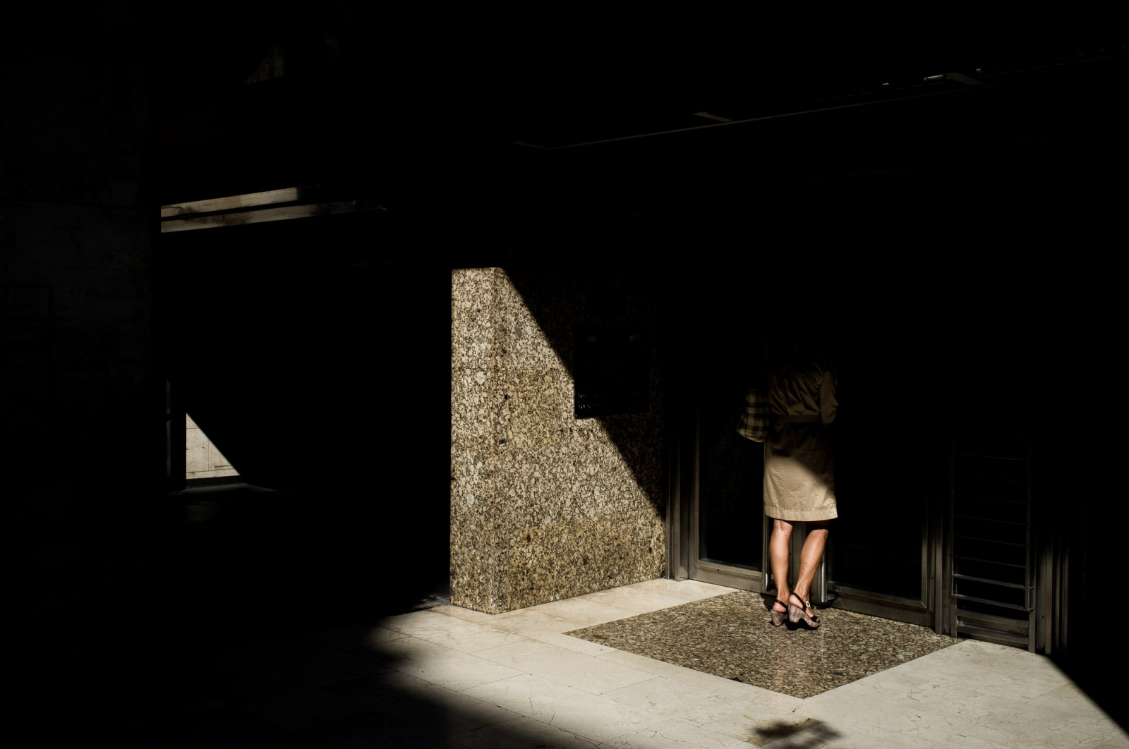 sort, nat, arkitektur, himmel, skygge, fotografering, hus, 35MM, vinkel, lys, belysning, fuji, mørke, streetphotography, x100, dagslys, fænomen, jontxufernandez, basquestreetphotography, bilbaostreetphotography, streetbilbao