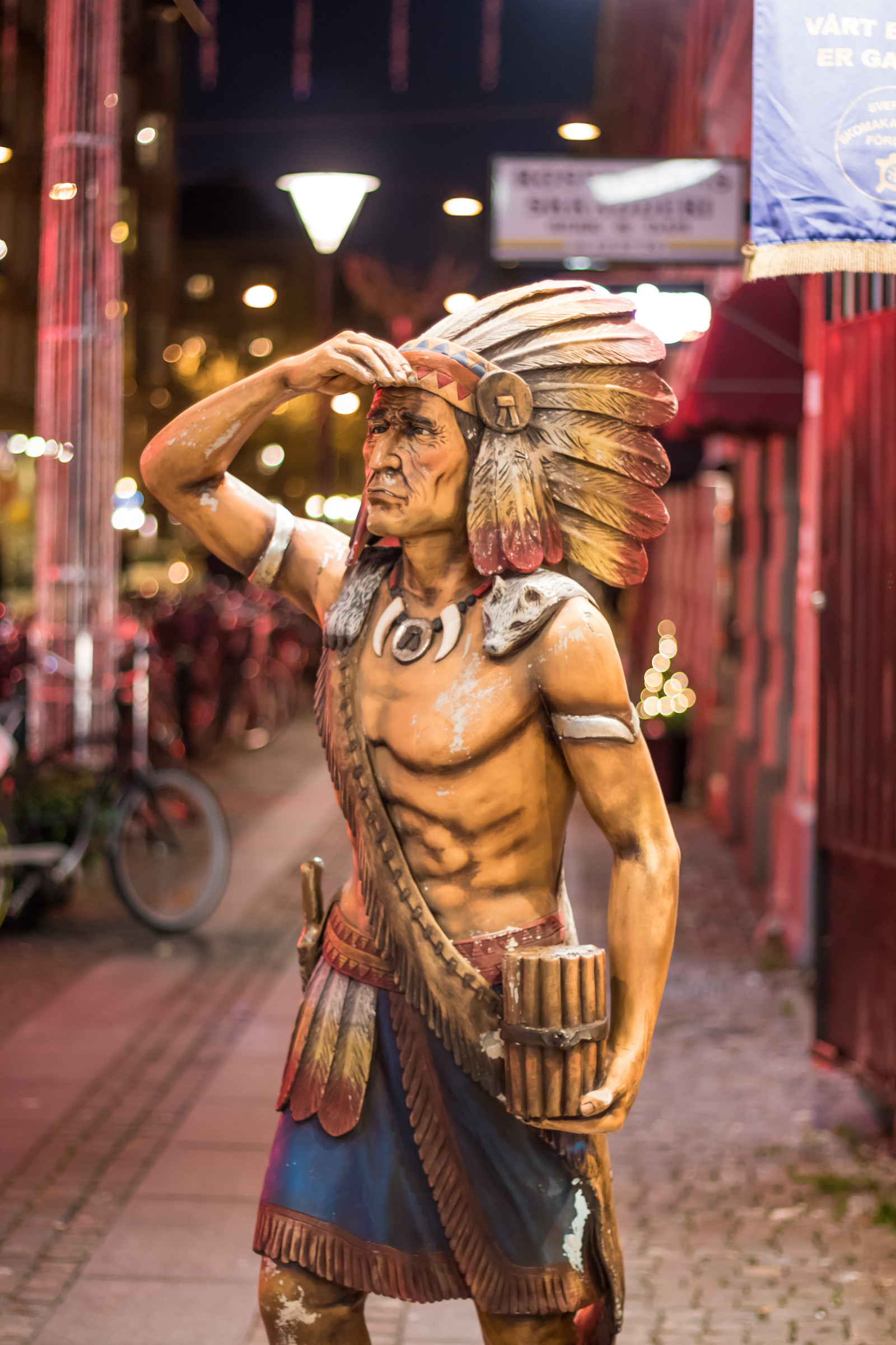 Tempel, Nacht-, Mythologie, Festival, Malmo, Gatufoto, Nightphotography, Natt, bei Nacht, Exif Modell canoneos760d, Geocountry, Kamera macht canon, Geocity, Kameramodell canoneos760d, Geostate, Geolocation, Exif machen canon, Exif focallength 50mm, Exif isospeed 800, Exif linse ef50mmf18stm, Exif Blende 18, Strassenfotografie, Nattfotografering, Tradition, Mittelalter