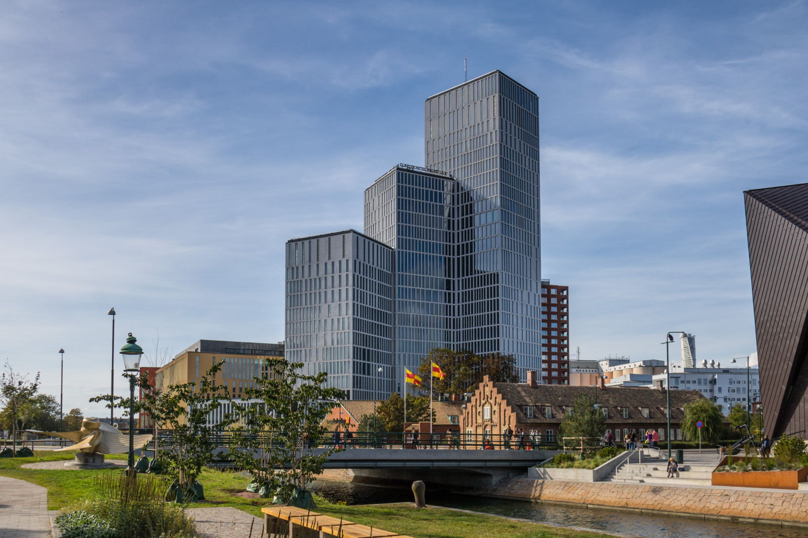 Stadt, Stadtbild, die Architektur, Gebäude, Skyline, Wolkenkratzer, Turm, Metropole, Innenstadt, Arkitektur, Vergeben, Malmo, Malmoliv, Plaza, Exif Modell canoneos760d, Geocountry, Kamera macht canon, Geocity, Kameramodell canoneos760d, Geostate, Geolocation, Exif linse efs18200mmf3556is, Exif machen canon, Exif isospeed 100, Exif focallength 20mm, Exif Blende 10, Scottkelbyinternationalphotowalk2016, Eigentumswohnung, Wahrzeichen, Fassade, Hauptsitz, Stadtgebiet, Metropolregion, menschliche Siedlung, Gegend, Wohngebiet, Turmblock