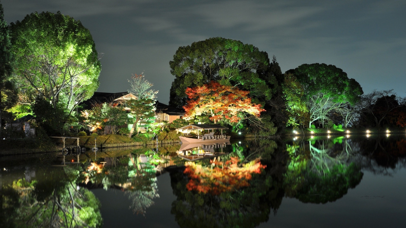 krajina, noc, voda, Příroda, odraz, nebe, večer, řeka, rybník, banka, strom, list, rostlina, osvětlení, vodní tok, vegetace, bayou, 2560x1440 px, počítač tapeta, osvětlení krajinářské