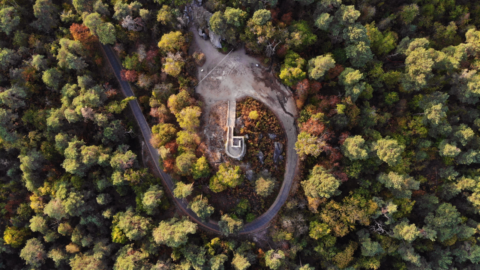 Příroda, krajina, stromy, rostliny, tráva, skály, les, silnice, letecký, drone photo