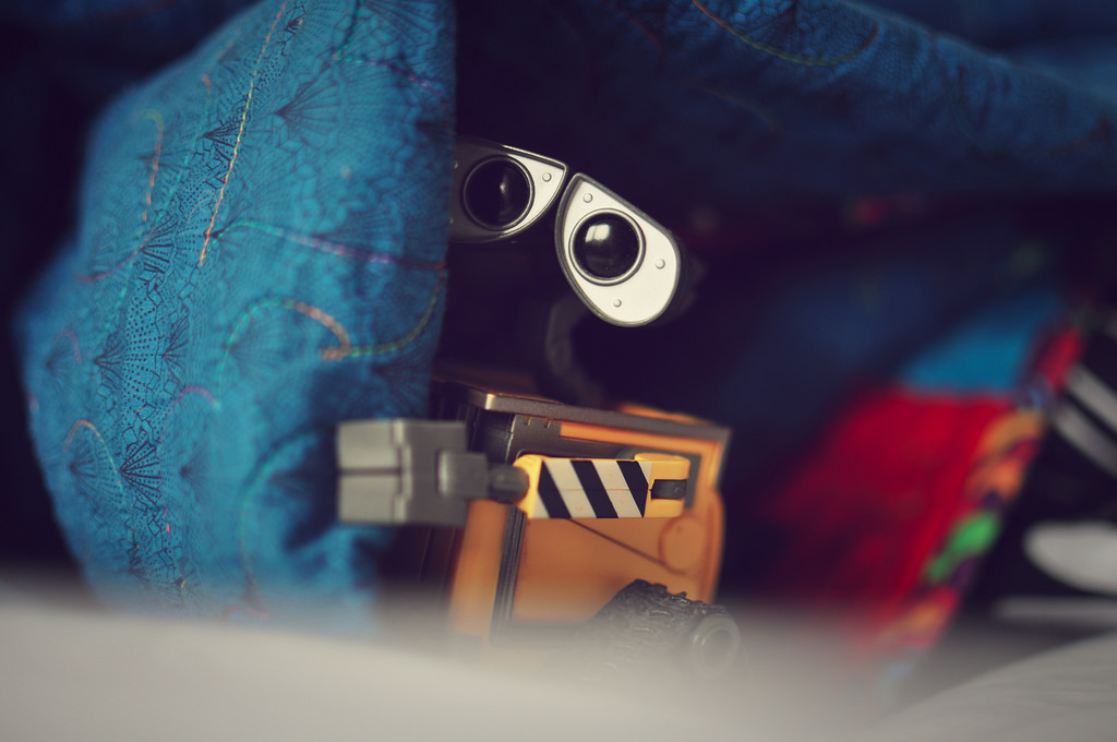 robot, brýle, postel, fotografování, modrý, Nikon, bokeh, Disney, 35MM, úkryt, list, UMĚNÍ, primární, f18, chladný, analogový, project365, d90, vystrašený, nikond90, vision care, font, makro fotografie, brýlí, deka, Walle, Pixar, Lowdown, rok 4, analogapp, processedbyanalog, secretlifeoftoys, nikkor35mm, day31, Přikrývky, Den1127, 31072013