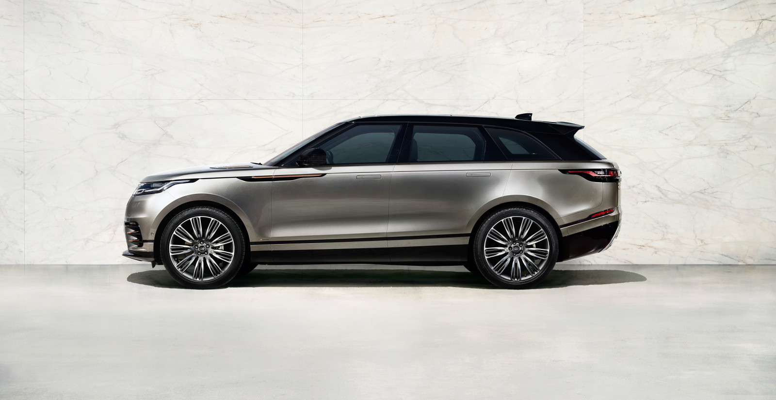 автомобиль, средство передвижения, Land Rover, Сетевое шоу, Netcar, Автомобильные изображения, Фотография автомобиля, 2017, колесо, Рендж Ровер Велар, Наземный транспорт, Автомобильный дизайн, Марка автомобиля, Роскошный автомобиль, Семейный автомобиль, Представительский автомобиль, Спортивный внедорожник, Компактный спортивный внедорожник, Saab 9 4x