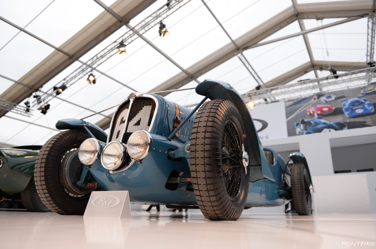 auto, vozidlo, technika, Francie, Paříž, pneumatika, závodník, voiture, Carros, kolo, cars, závod, auto, classiccar, automobil, okraj, rm, oldcars, 135, coche, auta, worldcars, závodní auto, sportscars, Carro, Delahaye, classiccars, Wagen, sportovní auto, staré auto, Coches, rarecars, voitures, automobilového designu, automobilový exteriér, závodní auto, automobily, motorové vozidlo, automotive pneumatiky, pontfire, Automobili, antiquecars, vieillevoiture, voitureancienne, automobiledecollection, Invalidovna, automobileancienne, automobiledexception, legendcars, automobiledelegende, voituredesport, rmauction, rmparis, rmsothebys, Sothebys, vzorec jeden pneumatiky, Závodní vozy, Vítězství, Frenchcar, Voiturefrancaise, 1936delahaye, Delahaye135, 135s, Ren le gue, product design, automotive wheel system