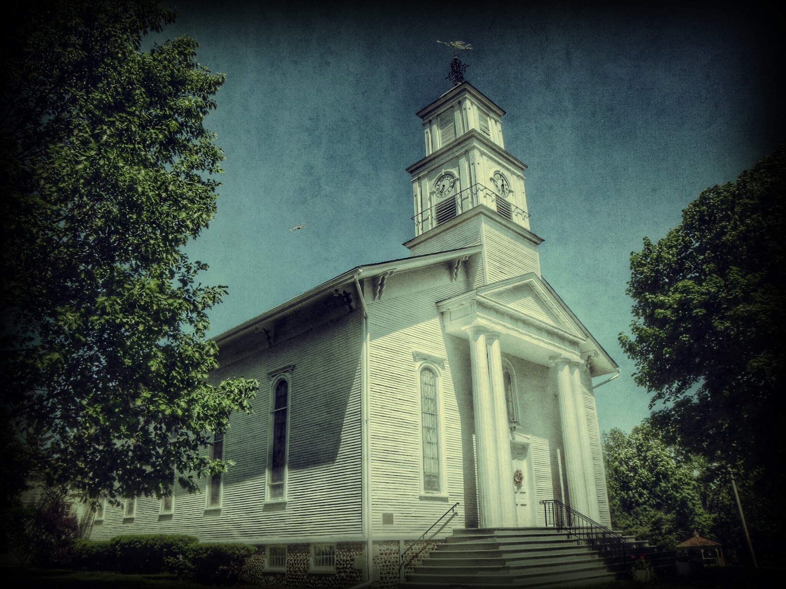 nat, arkitektur, bygning, vej, skyer, hus, blå, tårn, historisk, struktur, kirke, museum, kapel, Ontario, attraktion, York, dramatisk, ny, region, øst, ur, først, butik, ny, historisk, mørke, stat, Tilmeld, nrhp, onasill, distrikt, 20, sted for tilbedelse, hwy, spir, Generel, Bloomfield, menighedens