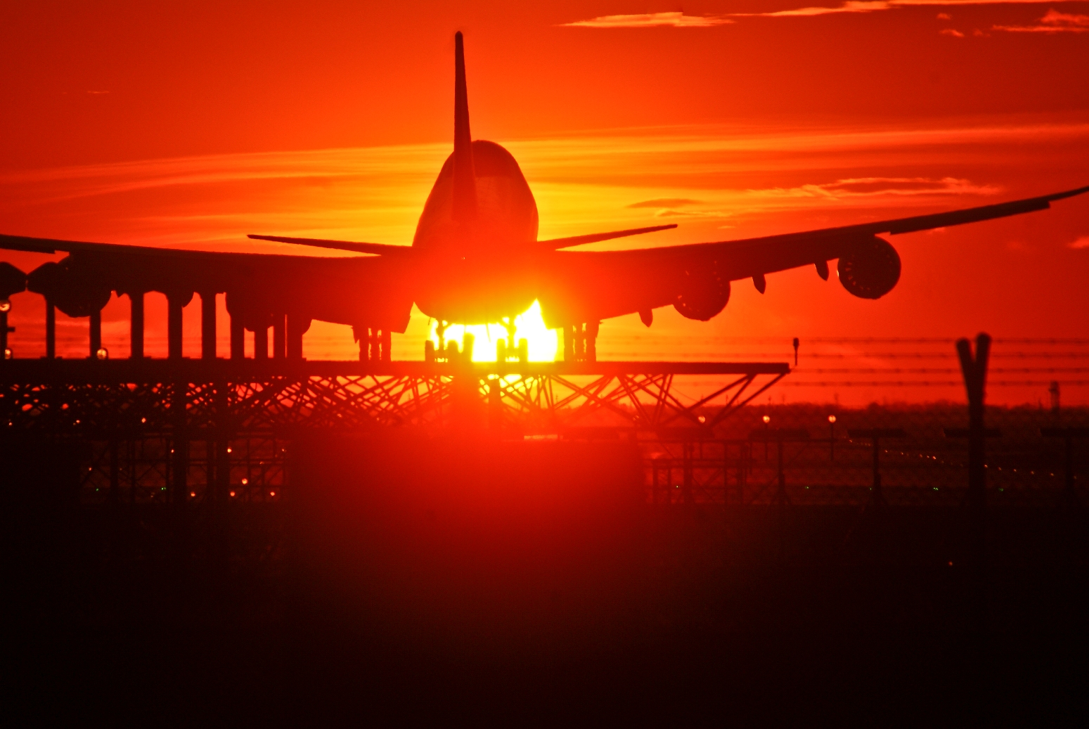 Wallpaper : Barcelona, sunset, sky, espana, airplane, atarde