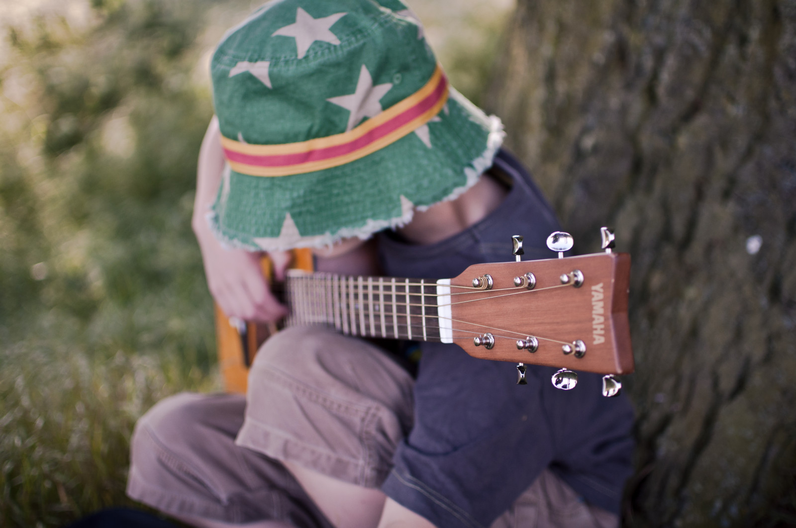 guitar, musikinstrument, musik, Nikon, beanie, 35MM, ukulele, træ, NIKKOR, sjovt, kasket, hovedbeklædning, plukket streng instrumenter, strengeinstrument, akustisk, griffin, softandsilky, myownpreset