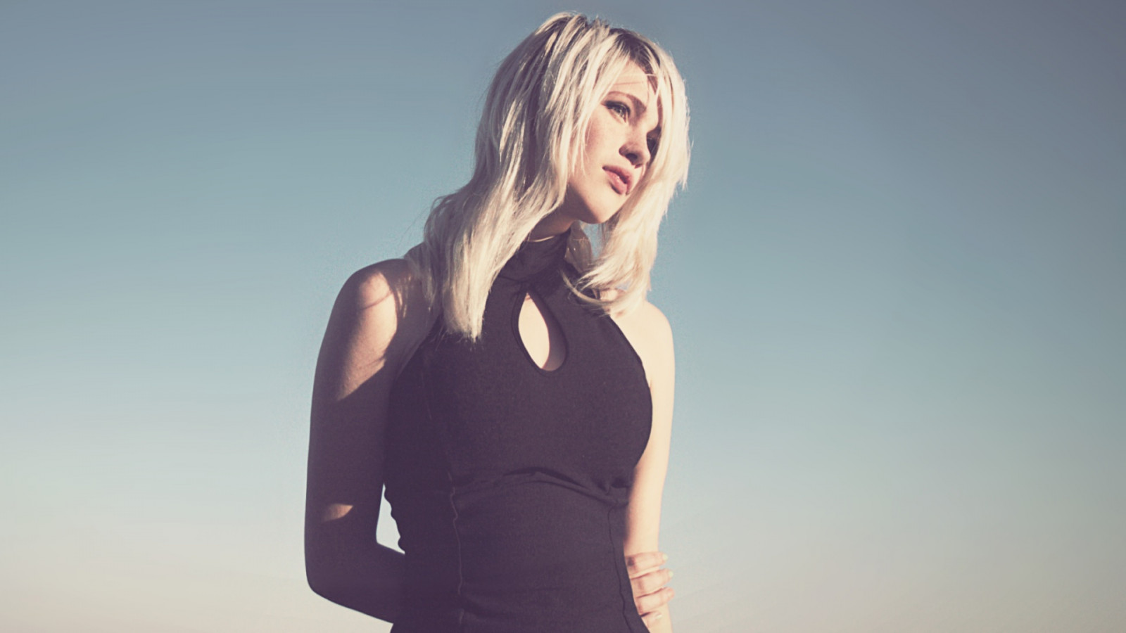 model, portrét, fotografování, modrý, vlasy, emoce, jaro, Osoba, kůže, Devon Jade, hlava, zpěv, barva, dívka, krása, usměj se, žena, ruka, dáma, prst, fotografie, smysl, obraz, blond, účes, 1920x1080 px, lidských pozice, portrétní fotografie, focení, mimika, Lidské tělo, orgán