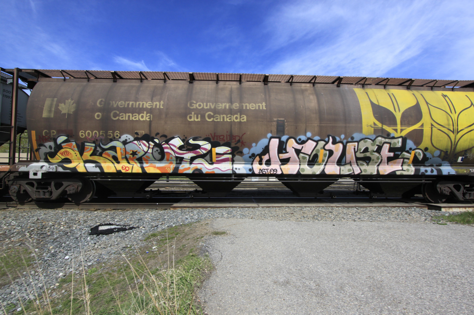 auto, vozidlo, silnice, fotografování, vlak, železnice, ráno, ocel, grafiti, doprava, náklad, lokomotiva, sprej, pokrytý, UMĚNÍ, rezavý, strom, kolejnice, malovat, dráha, Graff, fanoušek, náklad, benching, válcování, pozemní vozidla, veřejná doprava, vizuální, železniční doprava, kolejová vozidla, železniční vůz, násypka, násypky, nákladní auto, Válcový