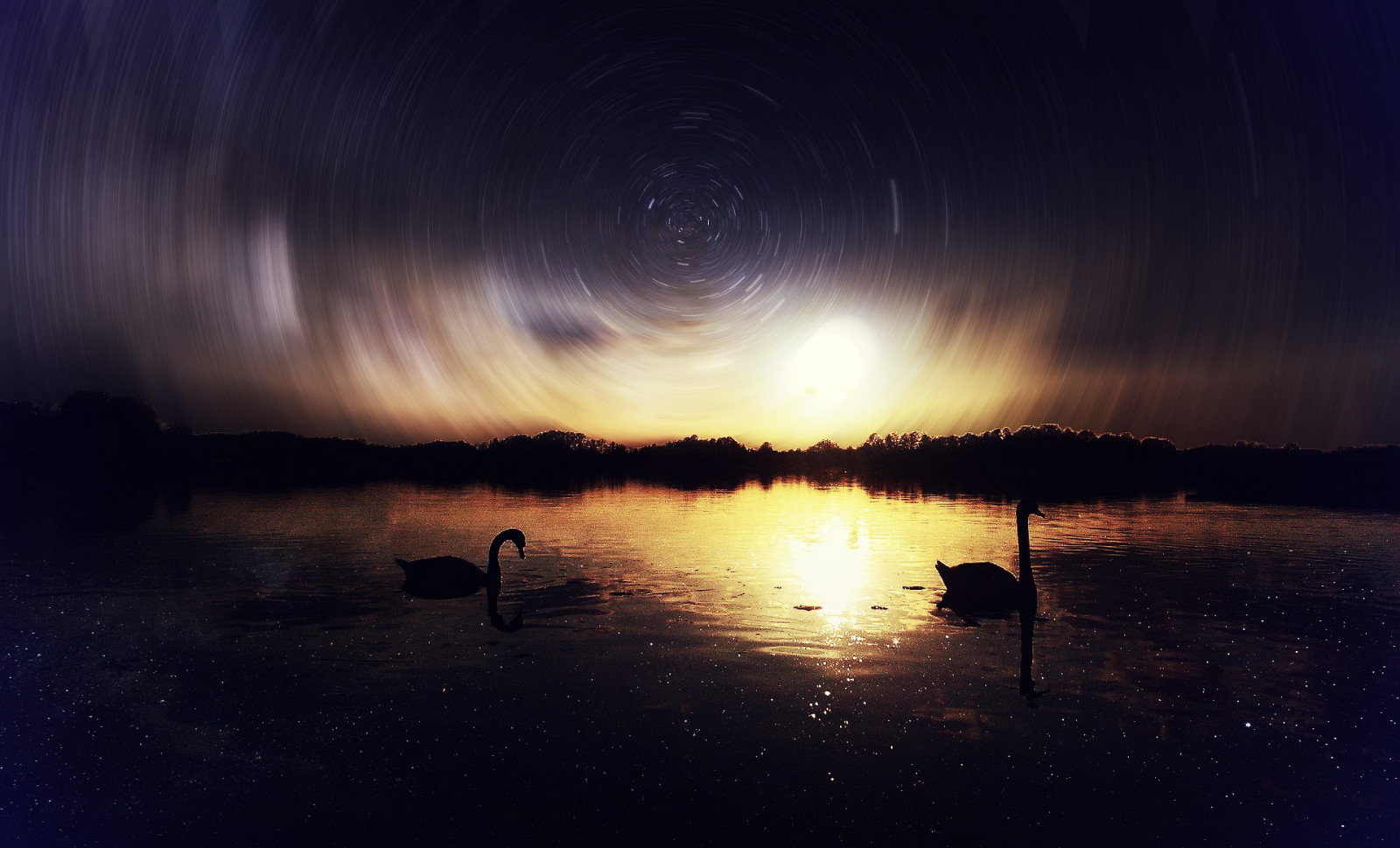 slunečnímu záření, západ slunce, moře, noc, Příroda, odraz, nebe, svítání, večer, ráno, slunce, měsíční svit, Přirozené světlo, horizont, atmosféra, soumrak, světlo, mrak, počasí, svítání, vlna, tma, atmosférický jev, astronomický objekt