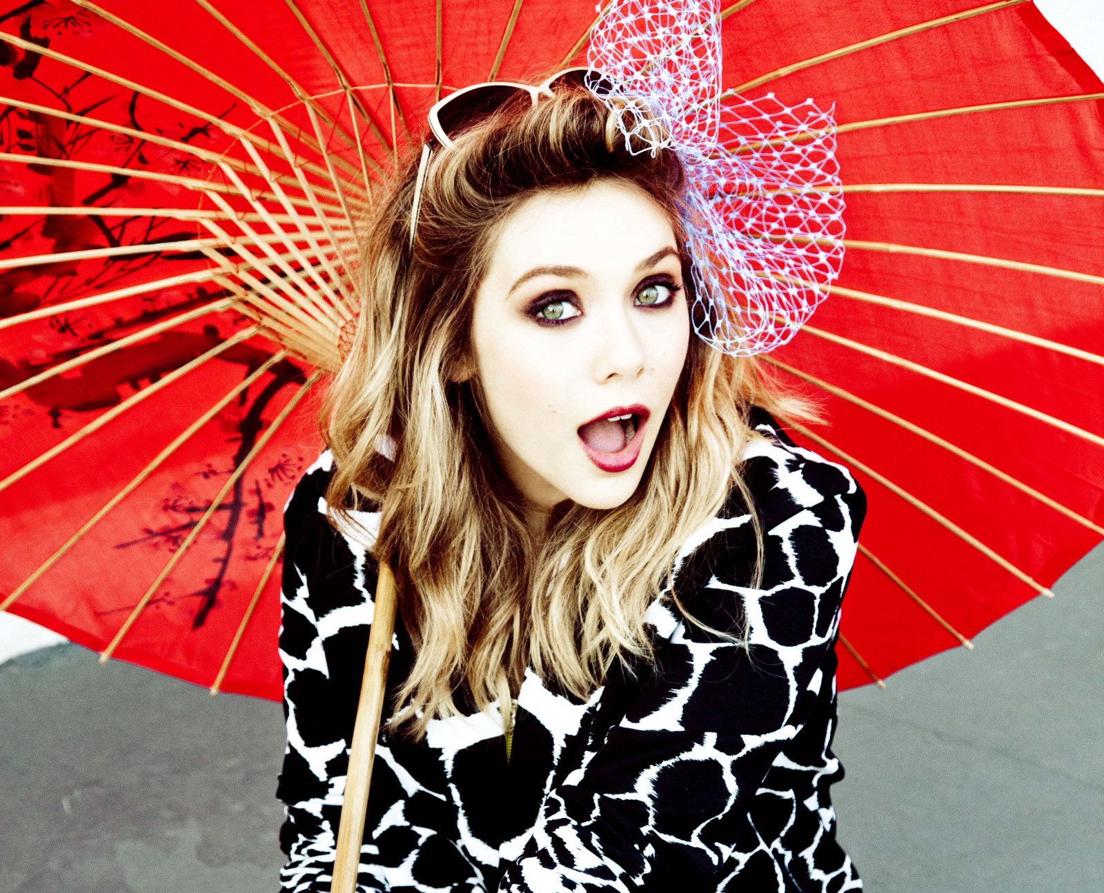illustrazione, rosso, celebrità, ombrello, Elizabeth Olsen, Persona, geisha, bellezza, donna, servizio fotografico, professione