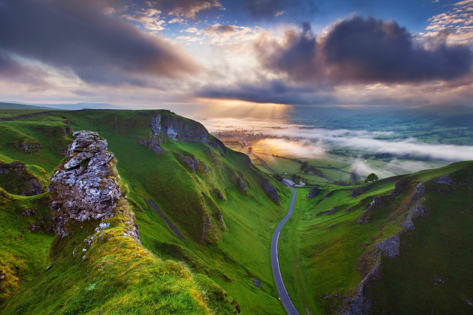 slunečnímu záření, krajina, západ slunce, moře, kopec, voda, Skála, Příroda, odraz, tráva, nebe, pole, silnice, mraky, svítání, ráno, pobřeží, útes, sluneční paprsky, horizont, údolí, Terén, mrak, hora, svítání, oceán, vlna, 2048x1365 px, atmosférický jev, horských reliéf, pohoří, meteorologický jev