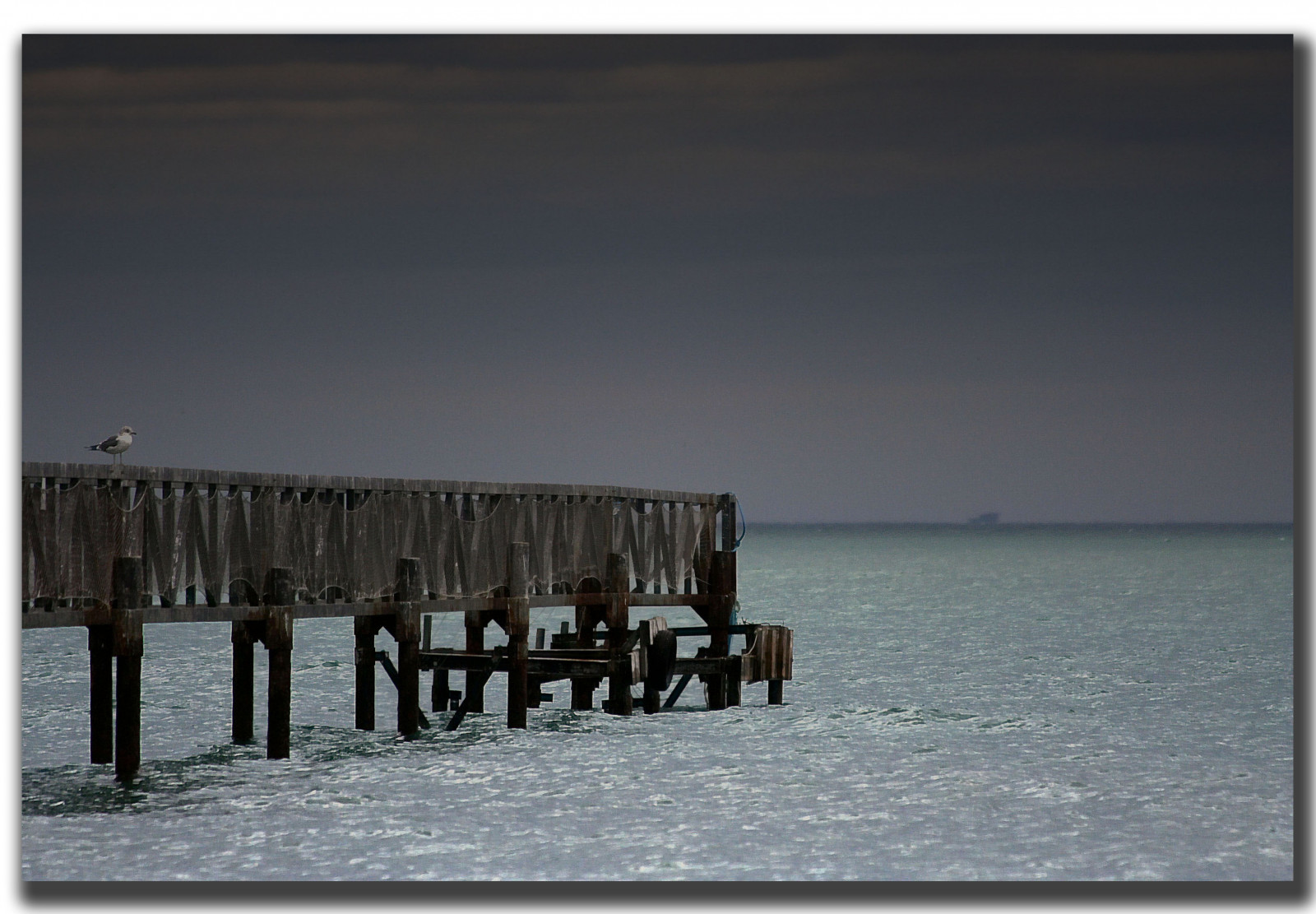 voda, moře, horizont, molo, nebe, pobřeží, Černý a bílý, uklidnit, oceán, mrak, vlna, stock photography