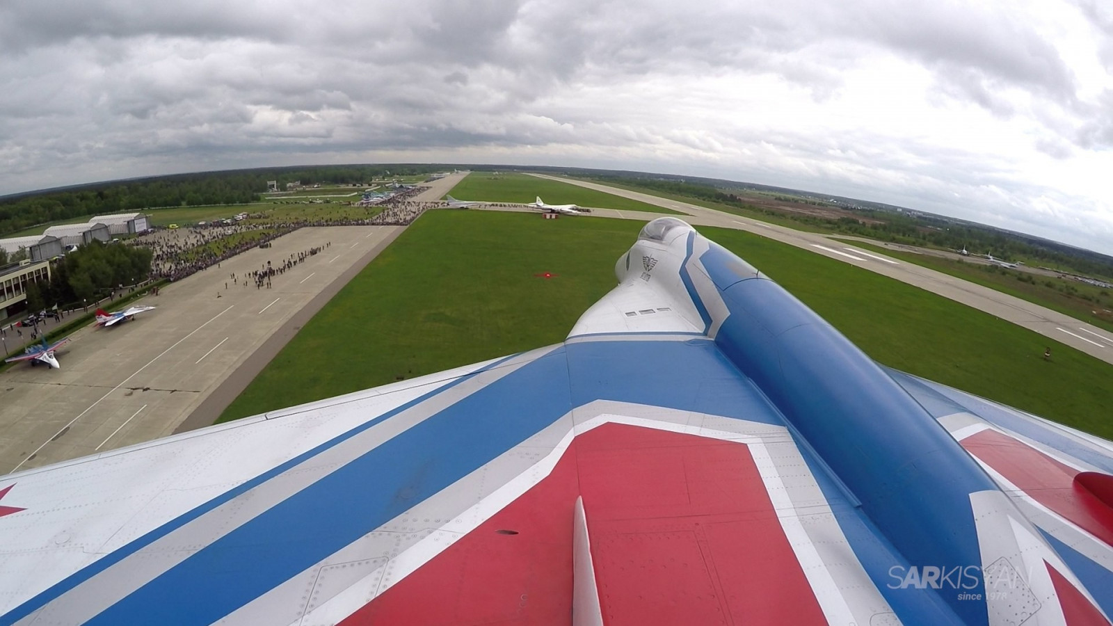 sportovní, akrobatický tým, mig 29, Mikoan MiG 29, kluzák, Let, bezmotorové létání, letectví, dobrodružství, křídlo, rekreace, letecká linka, Atmosféra Země, rekreaci ve volné přírodě, Windsports, letecké sporty, jednoplošník