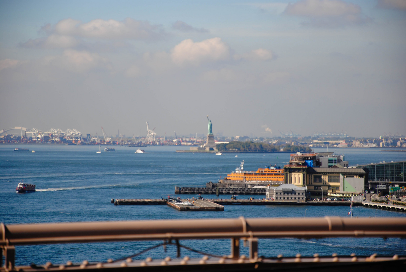 loď, moře, záliv, nebe, vozidlo, panoráma, pobřeží, most, přístav, horizont, výletní loď, molo, dok, soumrak, Manhattan, dovolená, Brooklyn, Marina, cityview, oceán, budovy, newyork, přístav, modrá obloha, mrakodrapy, Brooklynský most, socha svobody, plavidlo, osobní loď
