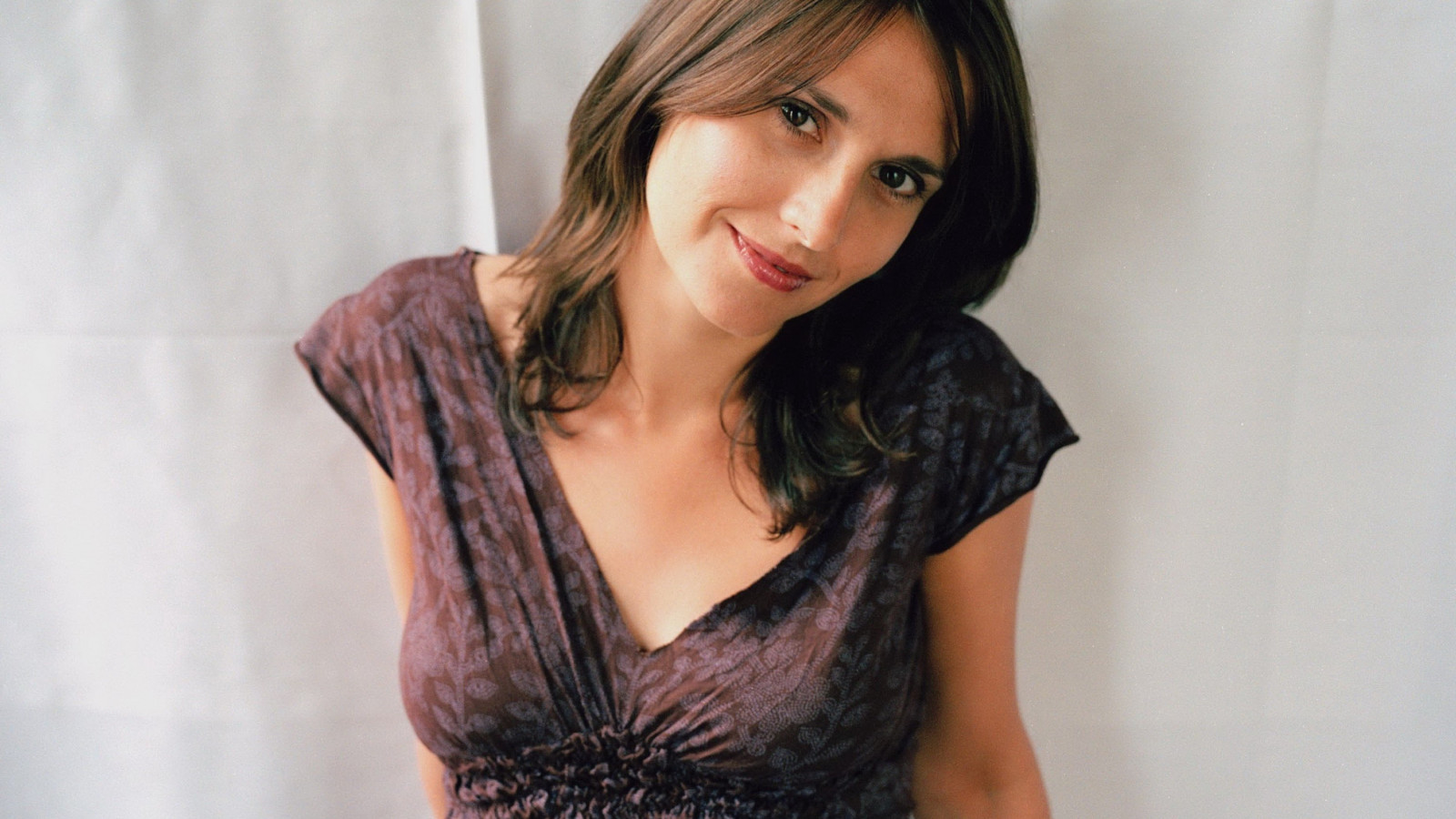 model, portrét, dlouhé vlasy, fotografování, zpěvák, černé vlasy, móda, vlasy, britský, Osoba, kůže, supermodelka, Jayne Middlemiss, dívka, krása, oko, žena, ruka, dáma, prst, noha, účes, 3000x1688 px, portrétní fotografie, focení, hnědé vlasy, umění model, břicho, Lidské tělo, stehno