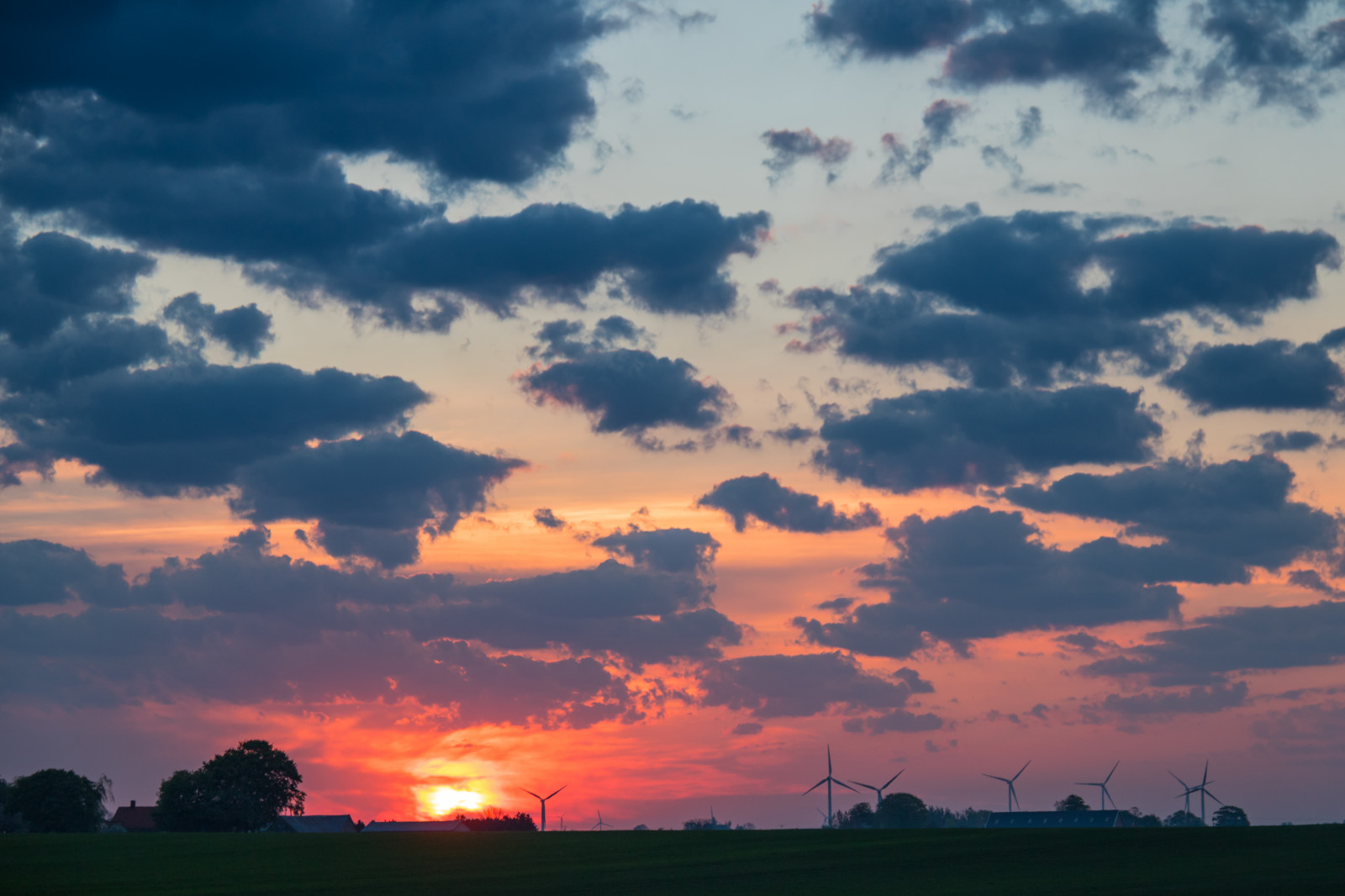 slunečnímu záření, krajina, západ slunce, nebe, pole, svítání, večer, ráno, horizont, atmosféra, soumrak, mrak, svítání, nebe, venkov, landsbygd, soluppg ng, s dersl tt, landskap, Norra by, gryning, odlesk, červená obloha v dopoledních hodinách, meteorologický jev, kupa