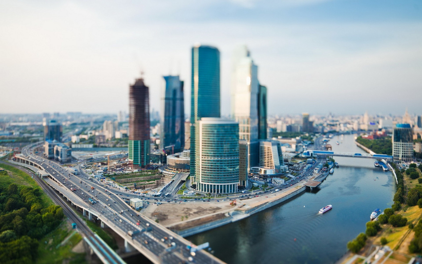 https://c.wallhere.com/photos/5d/82/cityscape_building_river_bridge_Moscow_CIty_Moscow-214057.jpg!d