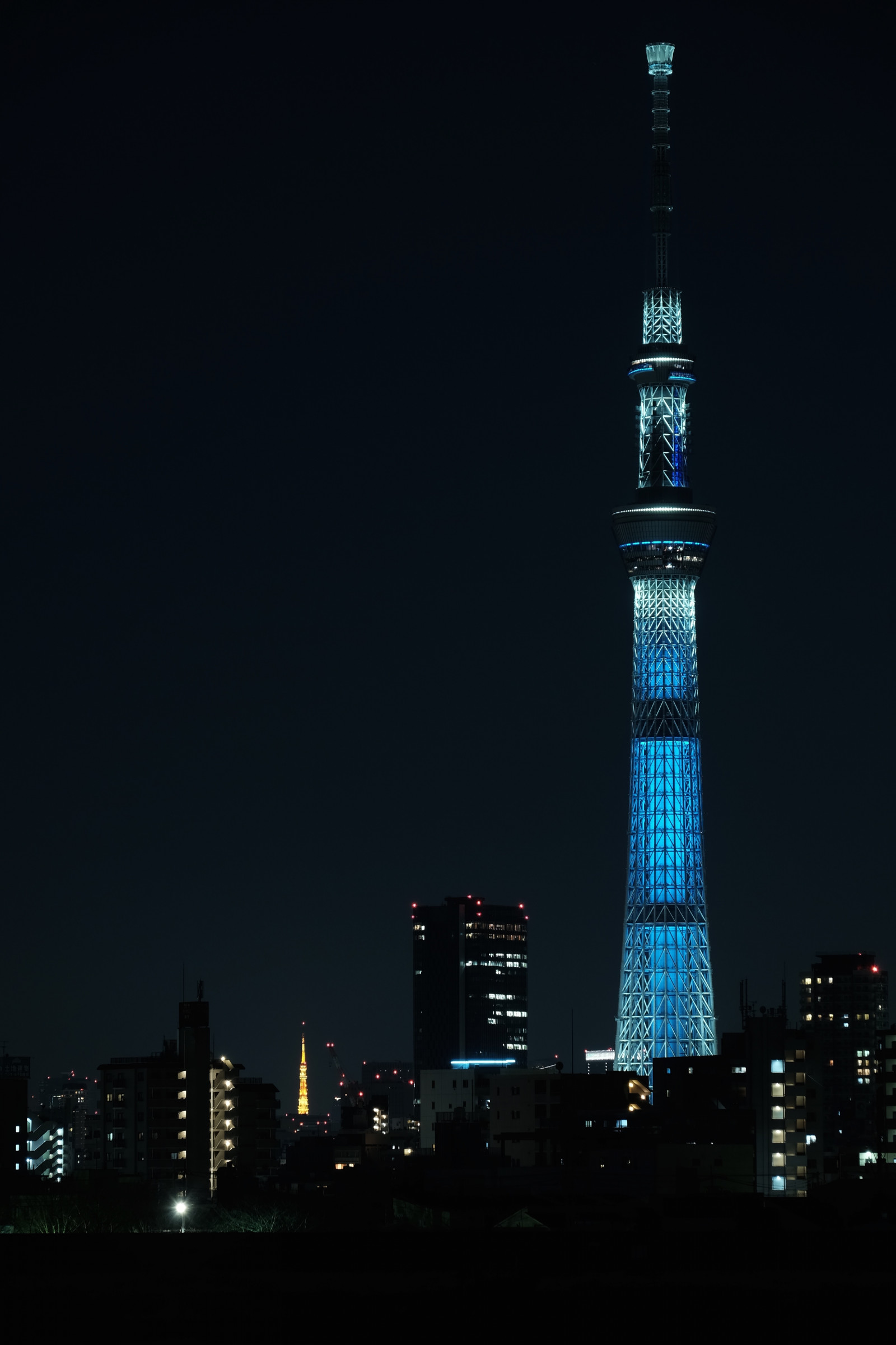 město, panoráma města, noc, odraz, nebe, panoráma, mrakodrap, večer, věž, horizont, soumrak, metropole, Tokio, Fujifilm, Skytree, strom, centrum, tma, Fujinon, mezník, Tokyo Sky Tree, Tokyo Tower, classicchrome, x, XT1, xf18135mmf3556rlmoiswr, xf18135mm, fuyuiki, Atmosféra Země, Metropolitní oblast, lidské osídlení, panelový dům