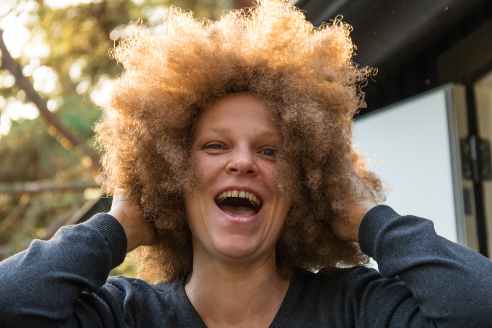 lidé, portrét, fotograf, vlasy, nos, Osoba, hlava, Afro, usměj se, oko, vousy, zábava, Gotland, holmh Llar, attackfoto, attackfoto8, Annika, účes, mimika, orgán, vousy