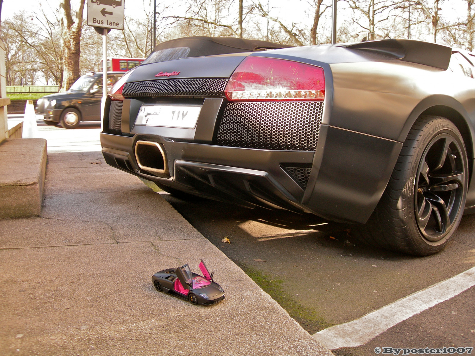 bil, jord køretøj, køretøj, motor køretøj, superbil, bildesign, sportsvogn, Lamborghini, hjul, kant, automotive exterior, automotive wheel system, gade, vej, ydeevne bil, personlig luksus bil, luksus køretøj, auto del