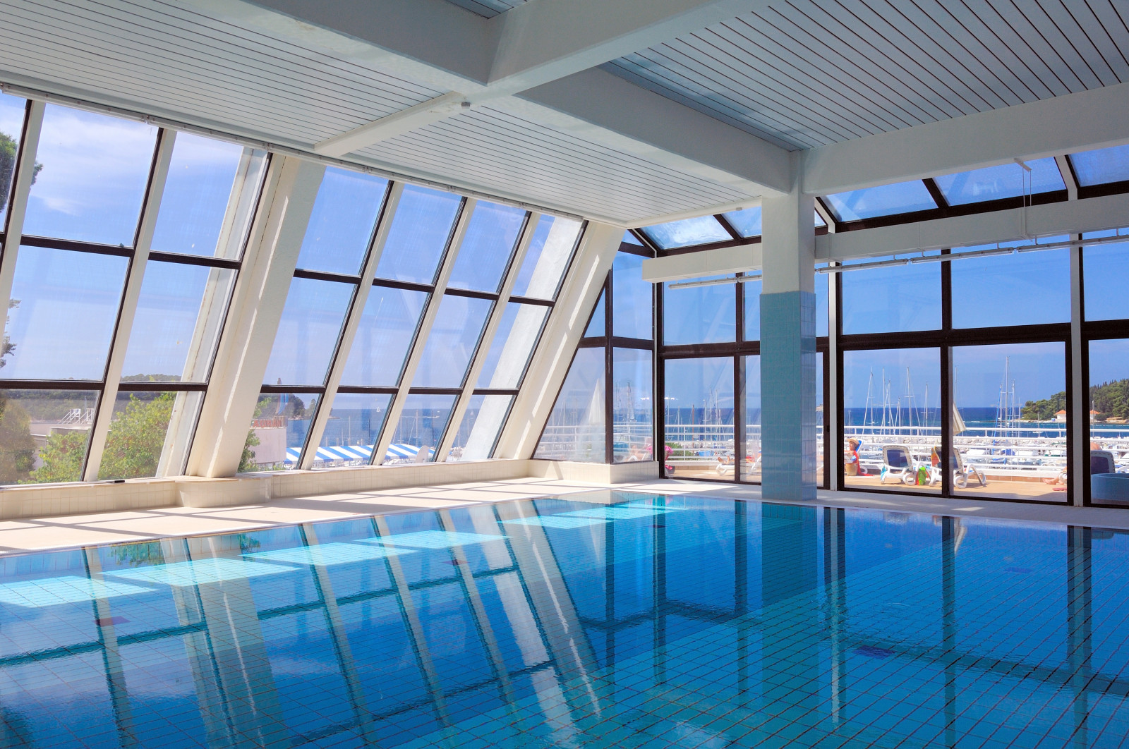 Wallpaper : glass, swimming pool, resort, interior design, condominium ...