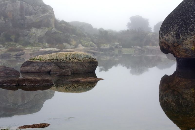 Skála, odraz, voda, nádrž, hora, jezero Skála, odraz, voda, nádrž, hora, jezero