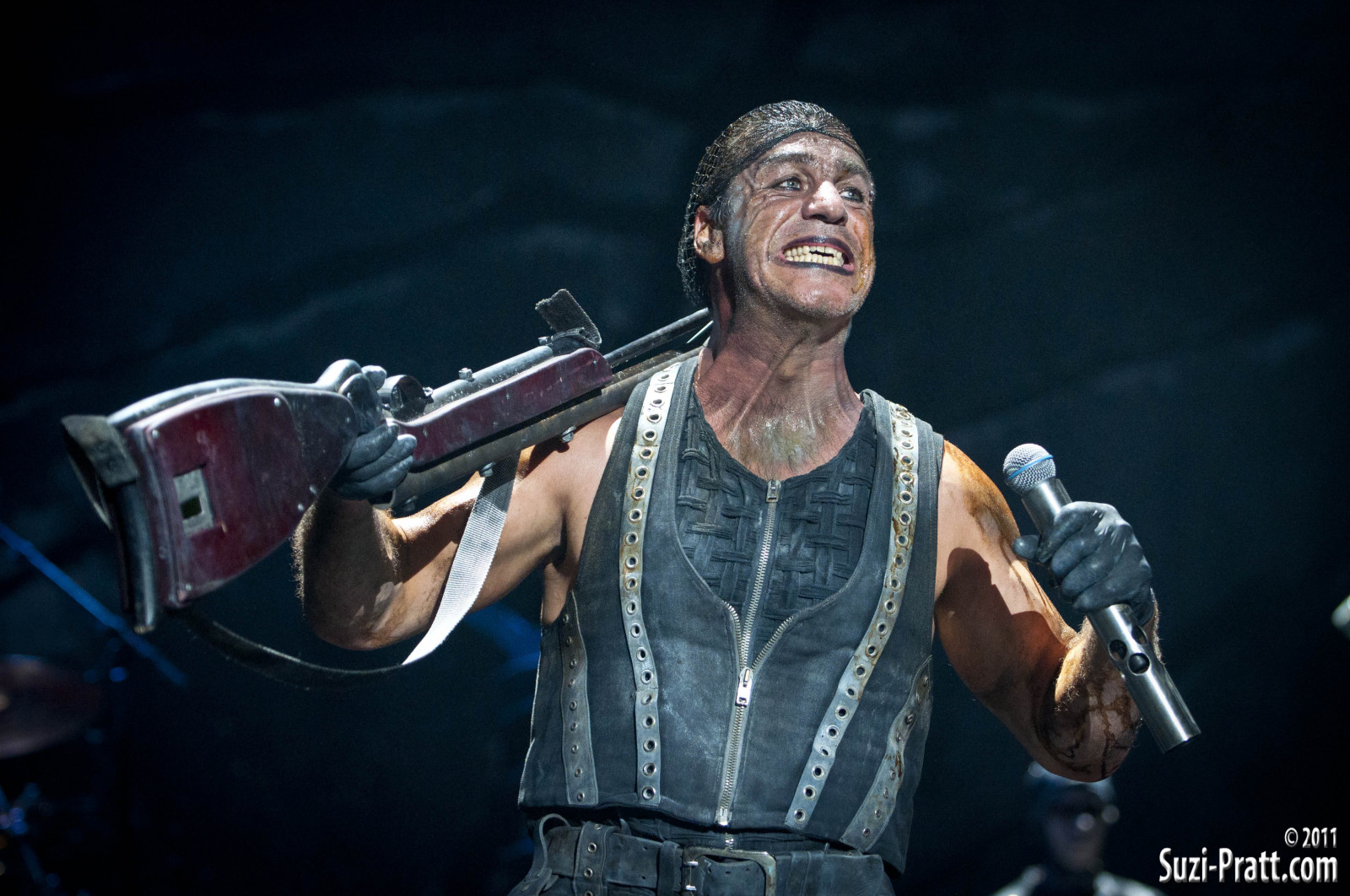 chitarra, musica, musicista, Musica metal, Rammstein, chitarrista, cantando, divertimento, prestazione, palcoscenico, concerto, performance art, bassista, cantautore, concerto rock, arti dello spettacolo