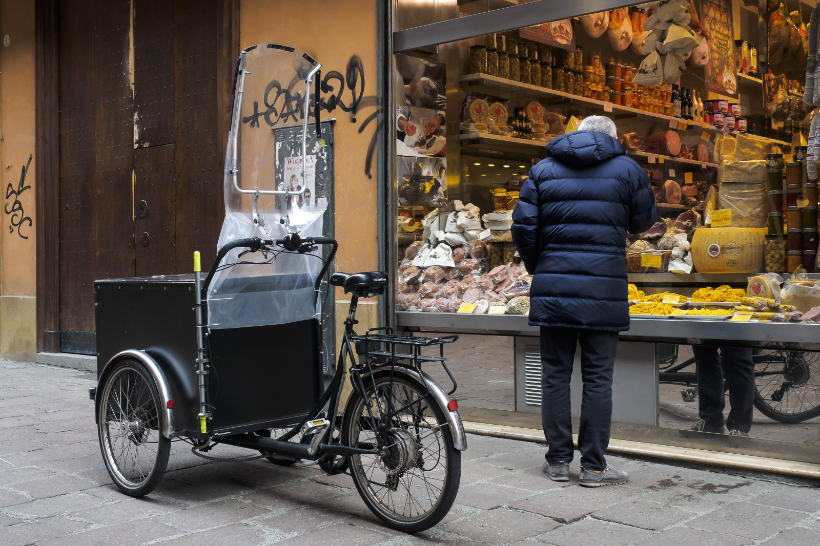 město, ulice, Itálie, auto, jízdní kolo, vozidlo, silnice, město, Evropa, Olympus, TO, Europa, Bologna, trojkolka, Velo, trh, Italia, kolo, kolo, ciudad, italien, kola, streetphotography, ville, italie, ZUIKO, mercato, citta, Stadt, národní geografie, olympusem5markii, bazar, bazar, rekreace, vozík, Marche, worldtrekker, sportovní vybavení, pozemní vozidla, produkt, motorové vozidlo, bicicletta, Emilia-Romagna, hybrid kolo, CentroStorico, fotografiaderua, Em5markii, biciclette, Centreville, Bicicletas, rikša, photographiederue, Zentrum, Jízdních kol, Worldcitycenters, Středověké centrum, Centromedievale, Centromedieval, Centrem di val, Photosdelavie, Escenacallejera, Mzuikodigitaled1240128, Ilquadrilátu, Vícevrstvé, bicycle accessory