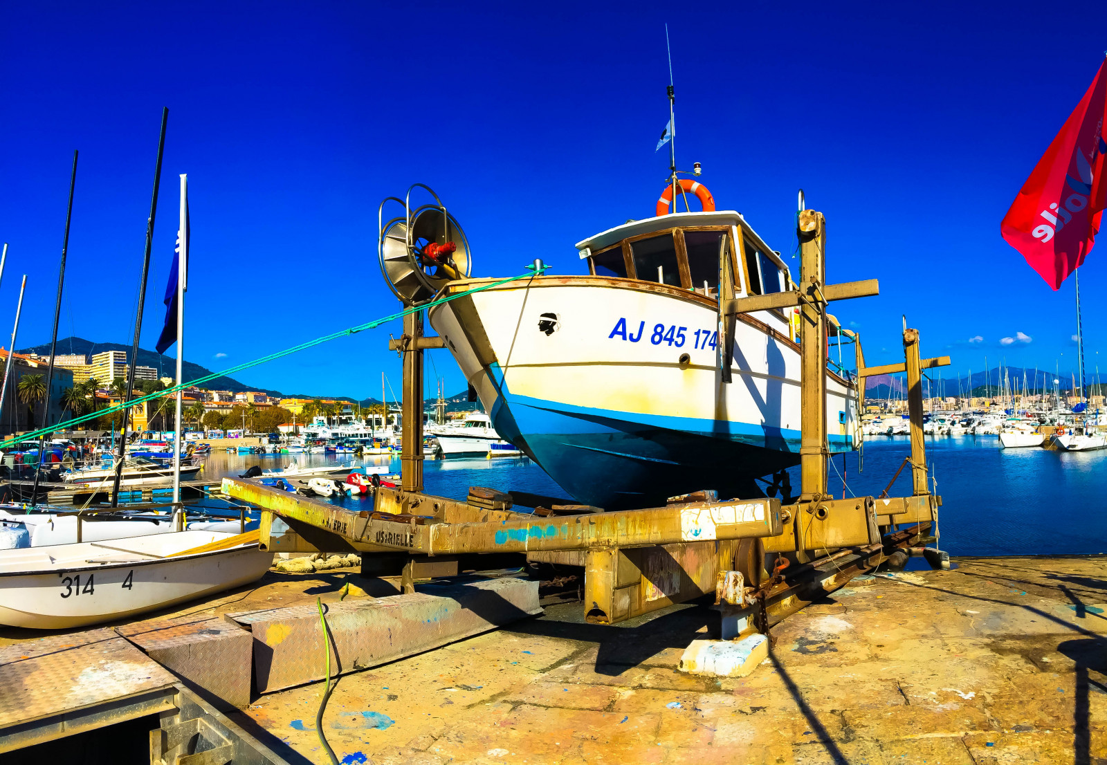 krajina, loď, loď, moře, město, vozidlo, přístav, Francie, iPhone, dok, listopad, Korsika, paysage, Ajaccio, Rossi, Marina, přístav, plavidlo, stožár, quai, corse, mer, ciel, ville, bateau, p che, navire, Tino, rybářské plavidlo, nákladní doprava, remorkér