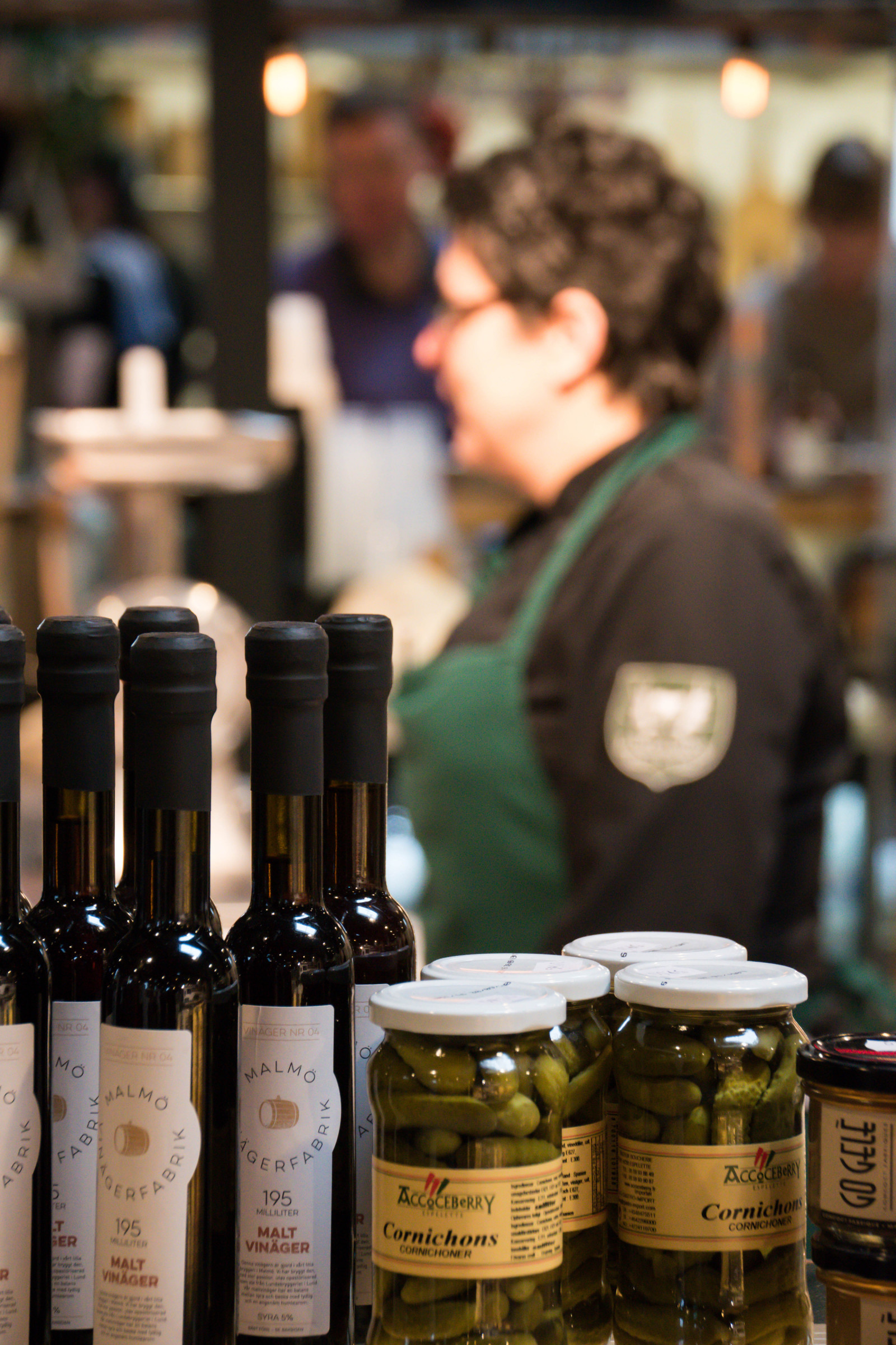 lidé, jídlo, lahve, víno, napít se, Švédsko, Sverige, Malm, hloubka pole, dof, sk nel n, se, Malmoe, Saluhall, foodcourt, Malm Saluhall, krytý, flaskor, smysl, destilát