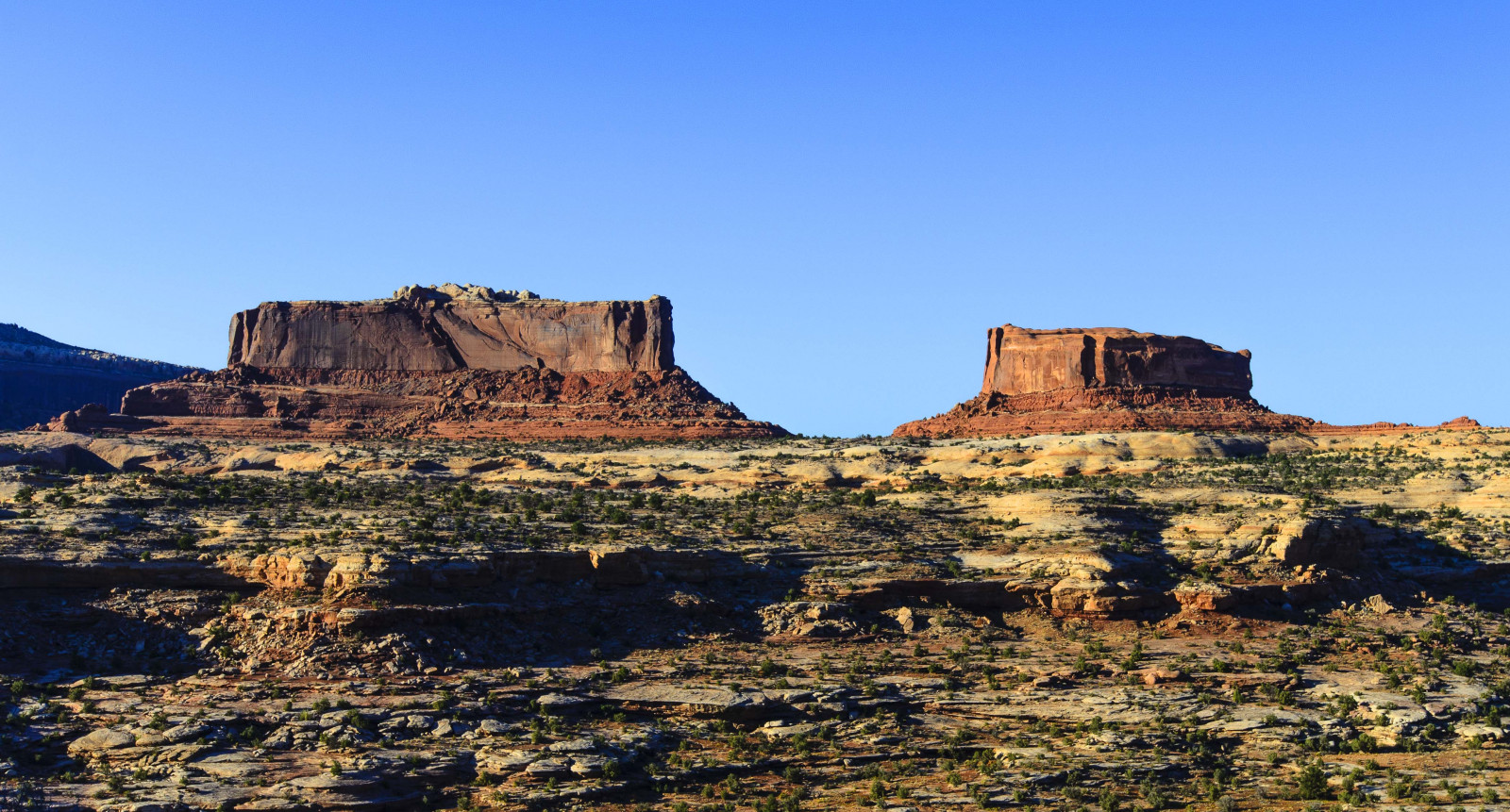 krajina, barvitý, kopec, Skála, Červené, nebe, park, modrý, útes, poušť, oranžový, národní park, kaňon, Spojené státy americké, Slunný, divočina, jihozápadní, Utah, západní, plošina, Formace, Chyba, Terén, canyonlands, západ, národní, den, hora, butte, nás, Průhledná, útvary, americký, geologie, historické místo, vádí, badlands, Liparské landform, křoviny, nesmírný, ekoregion, canyonland, geologický, jádro, sráz, neočekávaný výskyt, plant community, batholith, volcanic plug