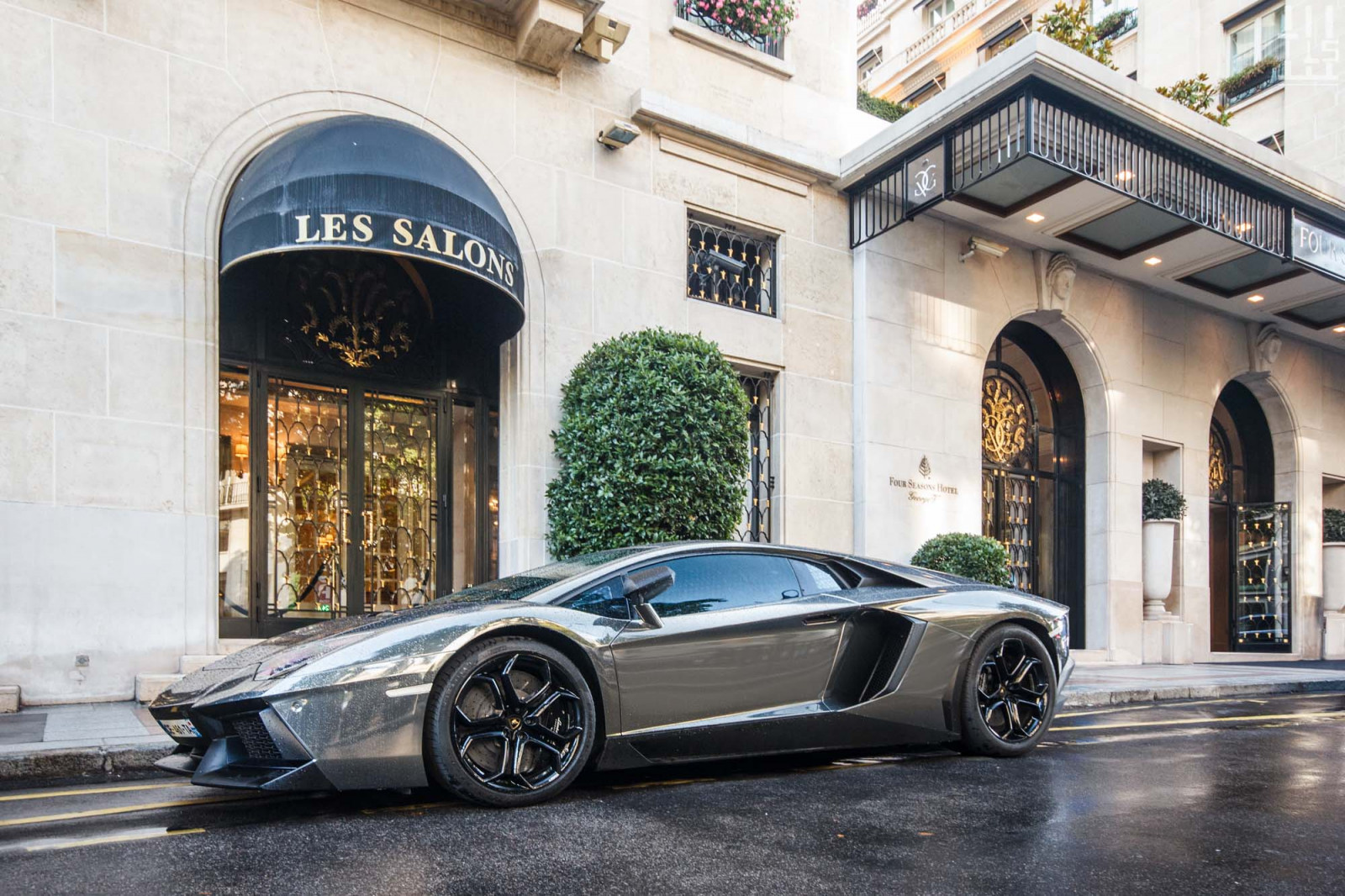 Wallpaper : street, building, road, photography, house, Lamborghini