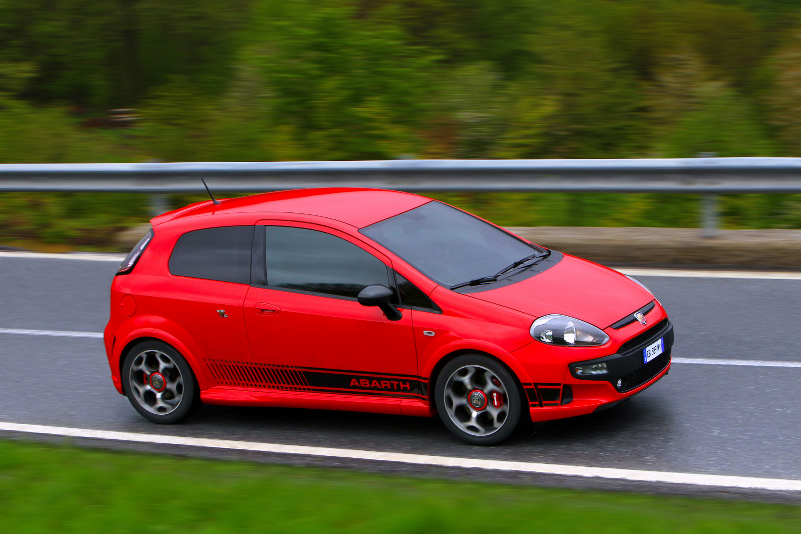 auto, vozidlo, Volkswagen Golf Mk5, Abarth, 2012, netcarshow, netcar, obrázky vozidel, photo auto, Punto Evo, kolo, pozemní vozidla, automobilového designu, automobilový exteriér, automobil make, rodinný vůz, nárazník, kompaktní vůz, městské auto, hatchback, Třetí generace fiat punto