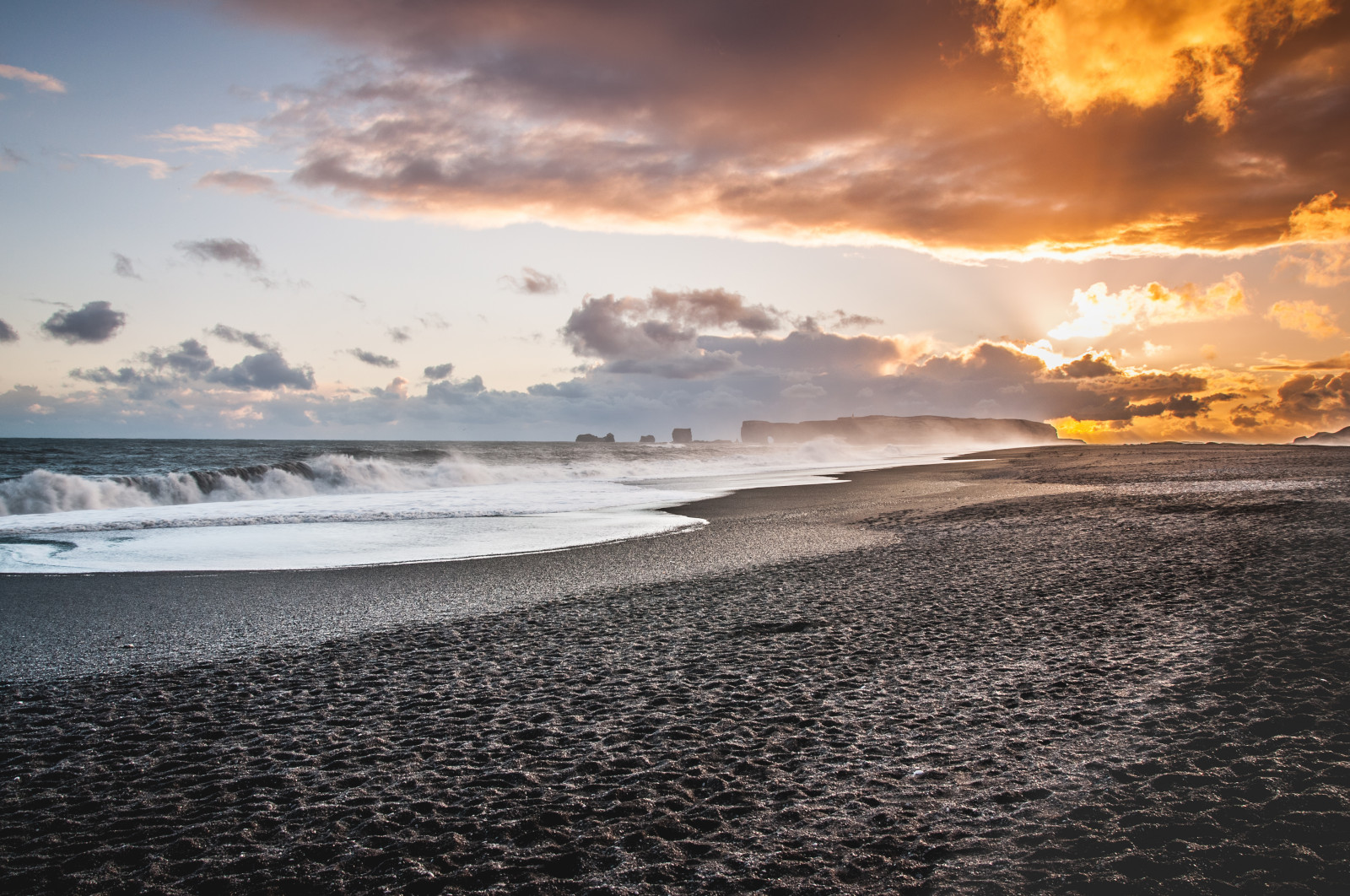 ocean, rejse, solnedgang, hav, Sol, bjerg, marinemaleri, sort, strand, natur, vand, skyer, streng, solopgang, landskab, ø, fotografering, guld, vulkan, lava, gylden, Island, Tusmørke, zonsondergang, fotografie, vind, Zee, vik, rejse, time, Gouden, landschap, vulkaan, reizen, Oceaan, 2015, Reynisfjara, Dyrholaey, reynisdrangar, ijsland, reynisdranger, Ooijen