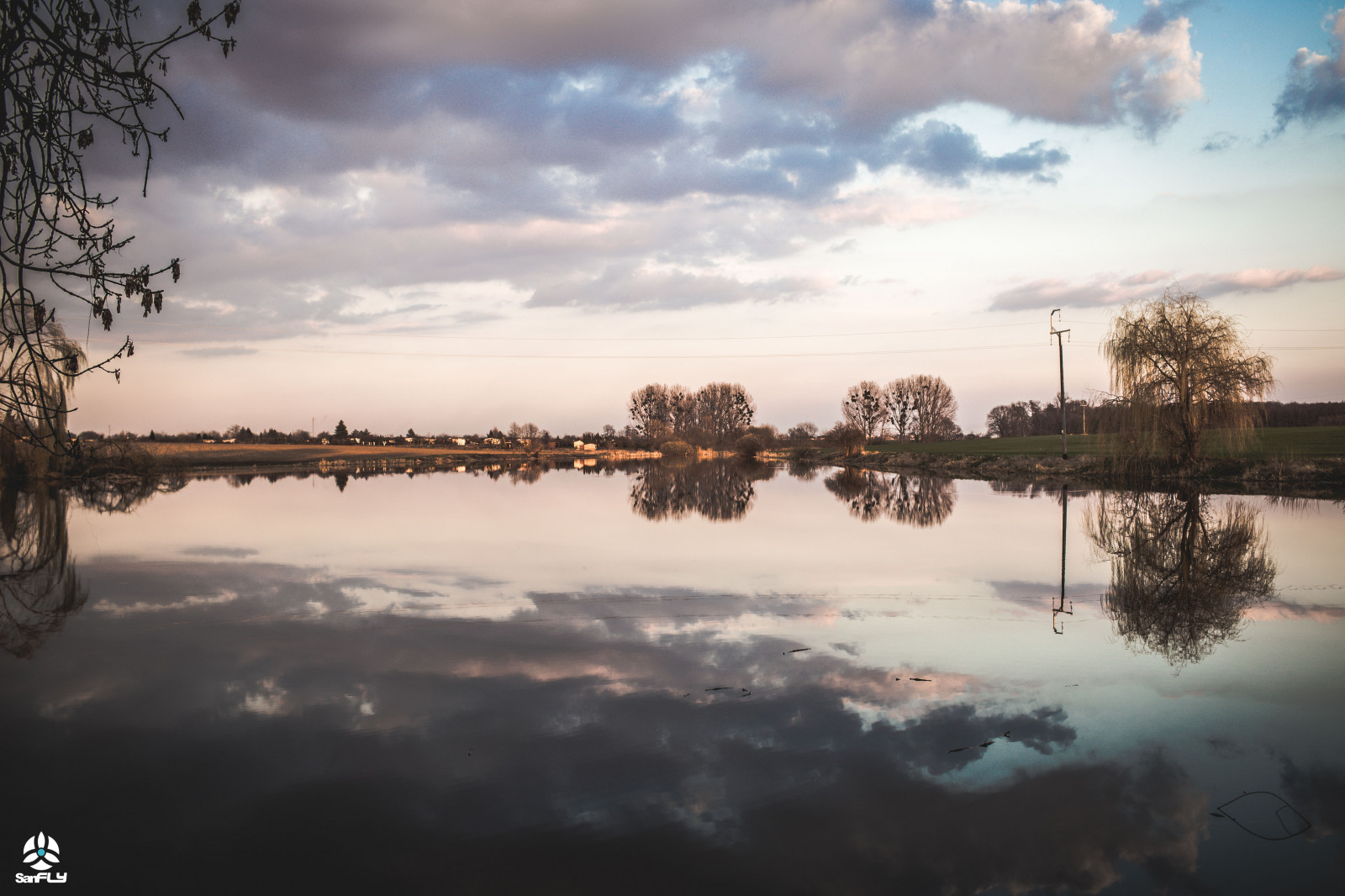 slunečnímu záření, stromy, krajina, západ slunce, jezero, voda, Příroda, odraz, nebe, mraky, větev, svítání, uklidnit, večer, ráno, zrcadlo, řeka, Kánon, horizont, atmosféra, Polsko, soumrak, banka, 35MM, mokřadní, mrak, strom, svítání, rostlina, 6d, nádrž, eos, polska, jezero, počítač tapeta, meteorologický jev, jev, 35f14l, wielkopolska, Bigpoland, Pudliszki, Ef35f14lusm, 35mm14l