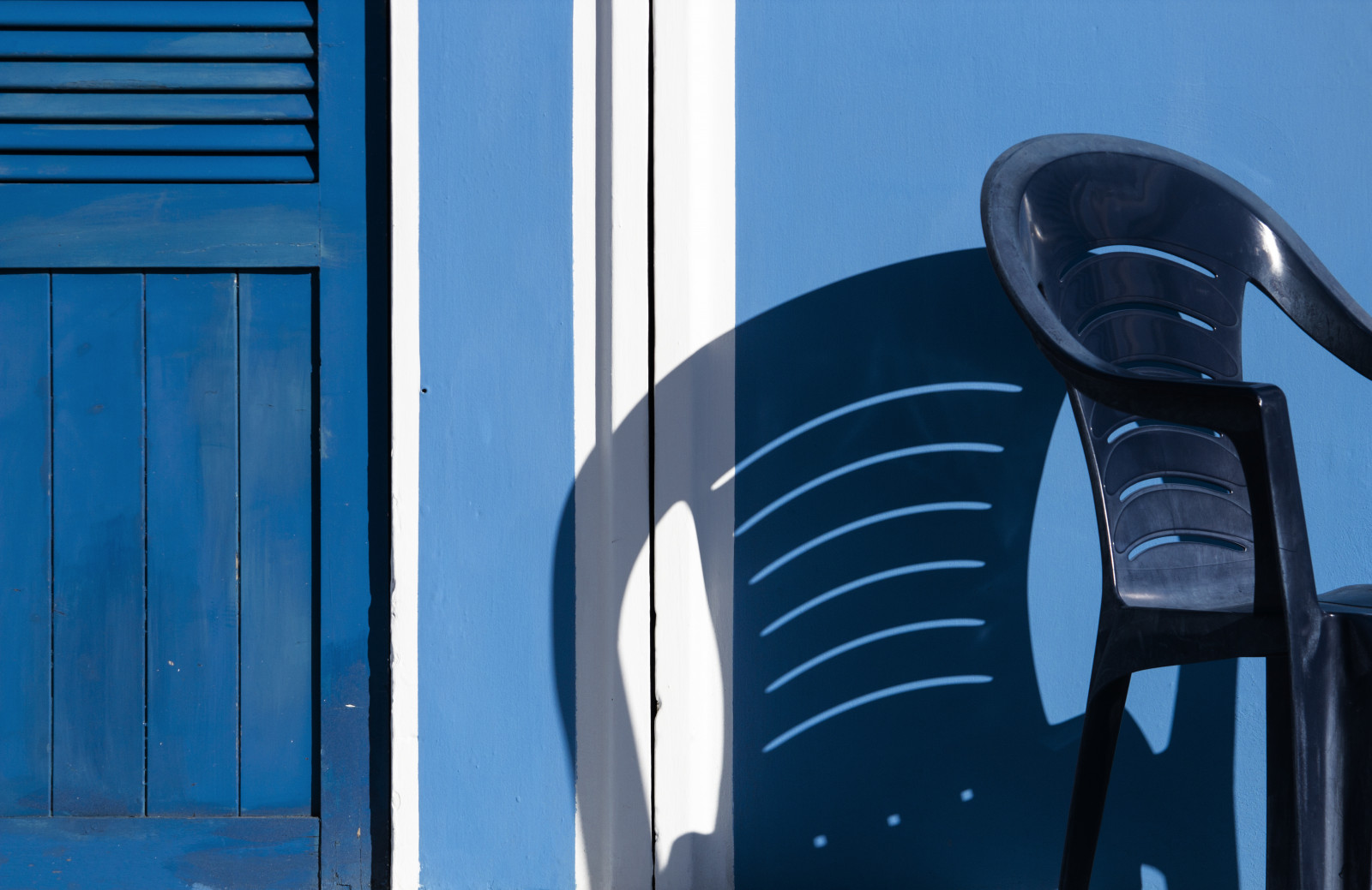 okno, Itálie, architektura, budova, nebe, pláž, Přestávka, modrý, židle, relaxační, struktura, Blu, úhel, Rimini, 2014, design, čára, kobyla, spiaggia, během dne, azzurro, fasáda, grafika, font, cabine, Sedia, riposo, kabiny, petrolejově modrá, product design