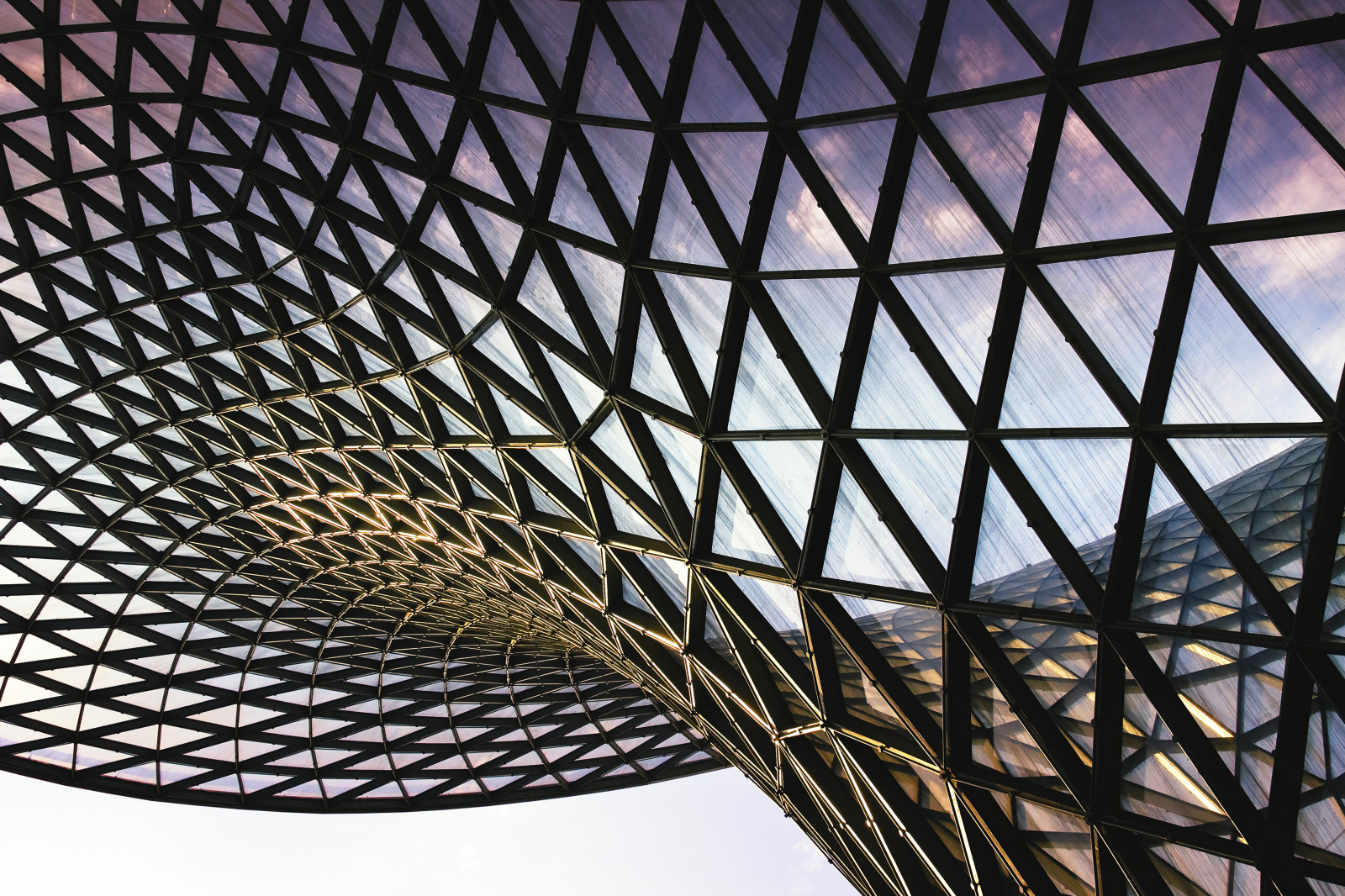 architektura, Čína, budova, nebe, symetrie, mrakodrap, sklenka, moderní, vzor, geometrie, kov, konstrukce, technika, čáry, inženýrství, struktura, Pokrok, finance, Budoucnost, design, čára, pletivo, denní osvětlení, worldexpo, bankovní, modernost, ekonomika, Solarcollector, Skleněná architektura, Futiristic, Geometrickéarchitektury, Solarcollector