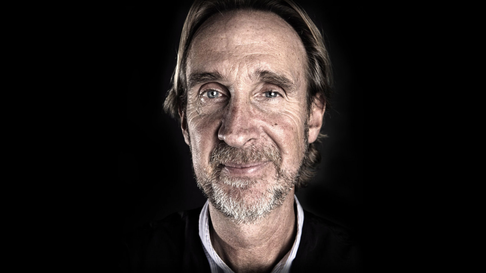 față, portret, Domn, mustață, Persoană, cap, zâmbet, ochi, om, Mike, barbă, uite, uman, întuneric, Fotografie portret, Păr facial, se burzului, Mecanicii