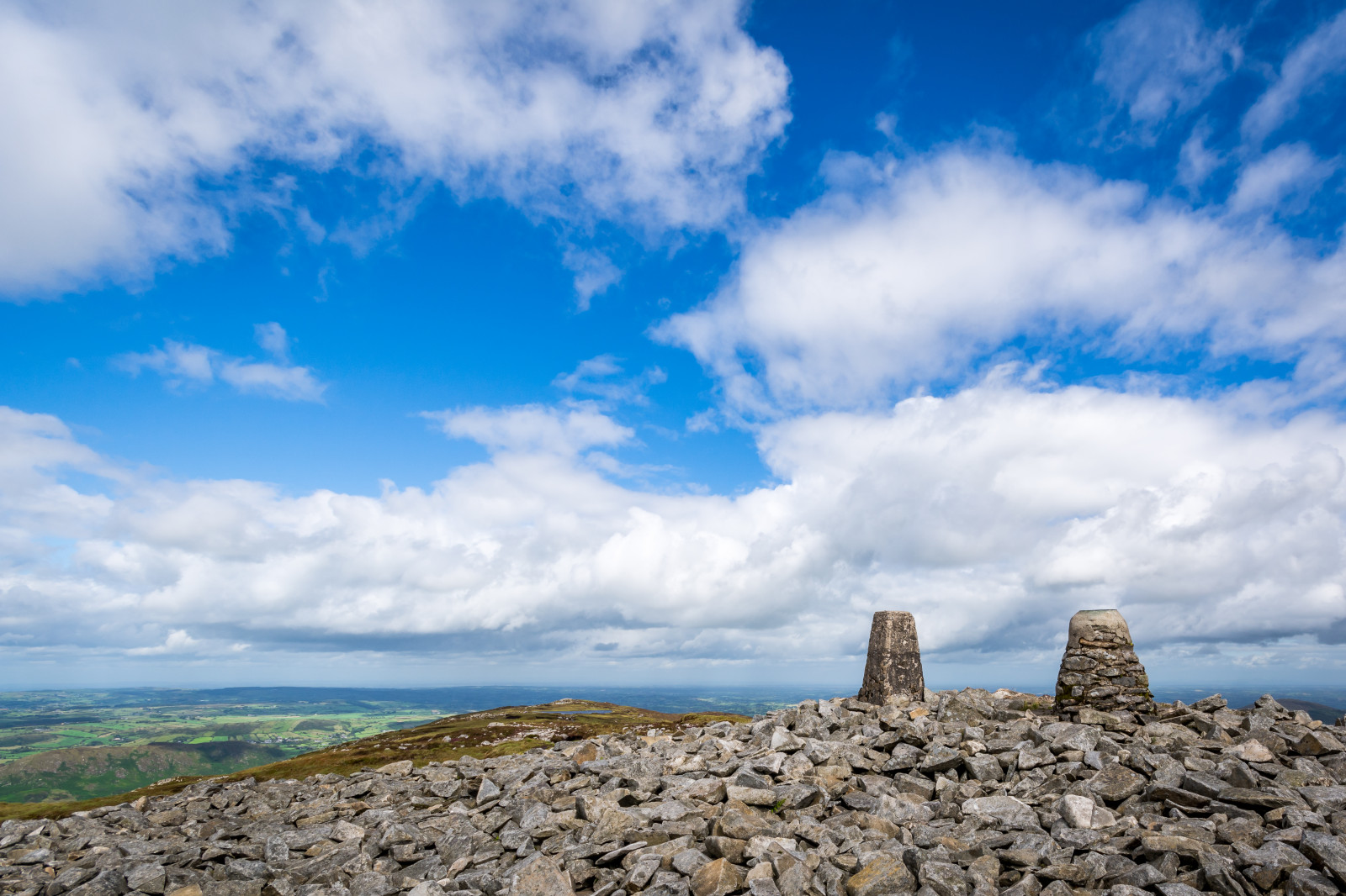 paesaggio, collina, roccia, erba, cielo, pietre, campo, nuvole, orizzonte, Nikon, Irlanda, picco, paesaggio mount, vertice, altopiano, superiore, Formazione, cresta, Terreno, nube, bellissimo, albero, flickr, montagna, alto, vista, D7100, principiante, montanaro, irlandese, catena montuosa, fenomeno meteorologico, abbattere, cumulo, Ulster, ecoregione, bedrock, scarpata, affioramento, seguire, Scivolano, Nuovo, Svergolamento, Guillo