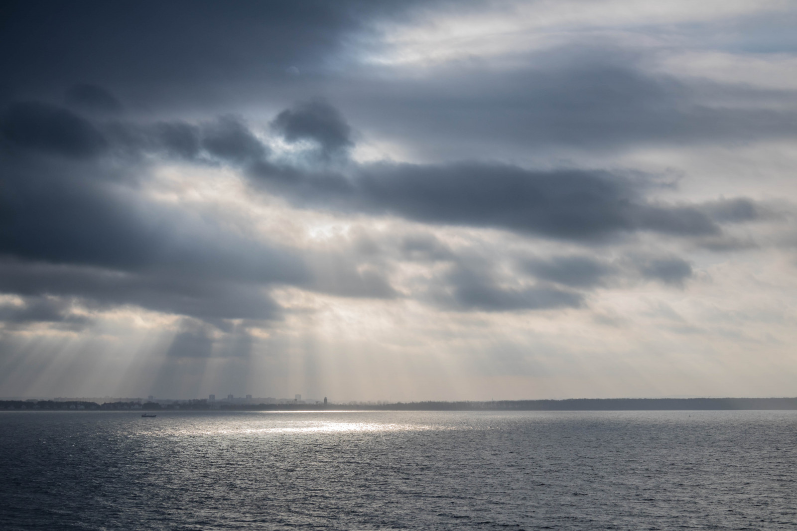 slunečnímu záření, západ slunce, moře, záliv, pobřeží, nebe, pláž, svítání, ráno, Německo, pobřeží, horizont, soumrak, mrak, svítání, oceán, vlna, nebe, hav, moln, Německo, deutschland, Rostock, warnem NDE, atmosférický jev, tělo z vody, mořská vlna, meteorologický jev
